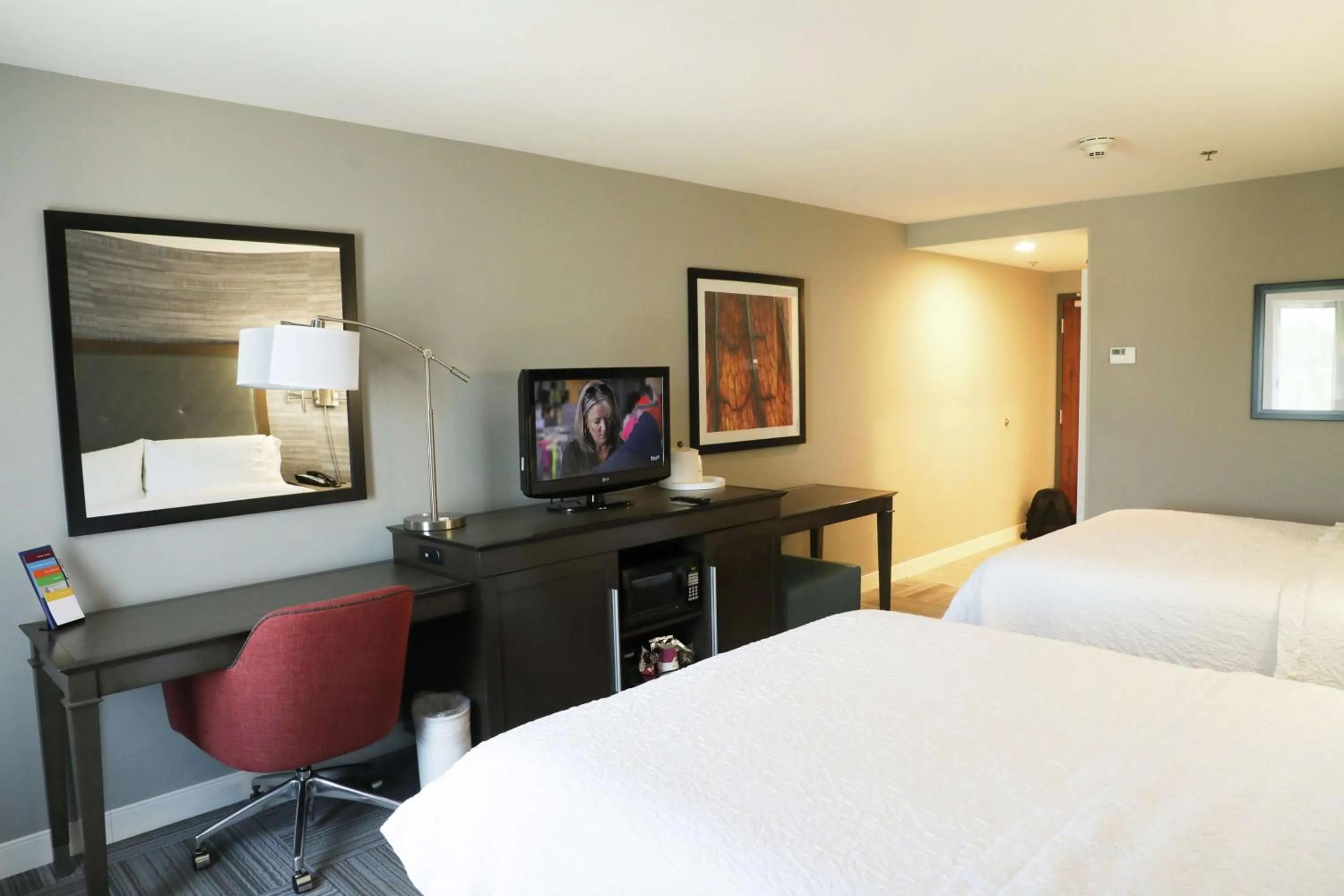 Bedroom, Bed in Hampton Inn Muskogee