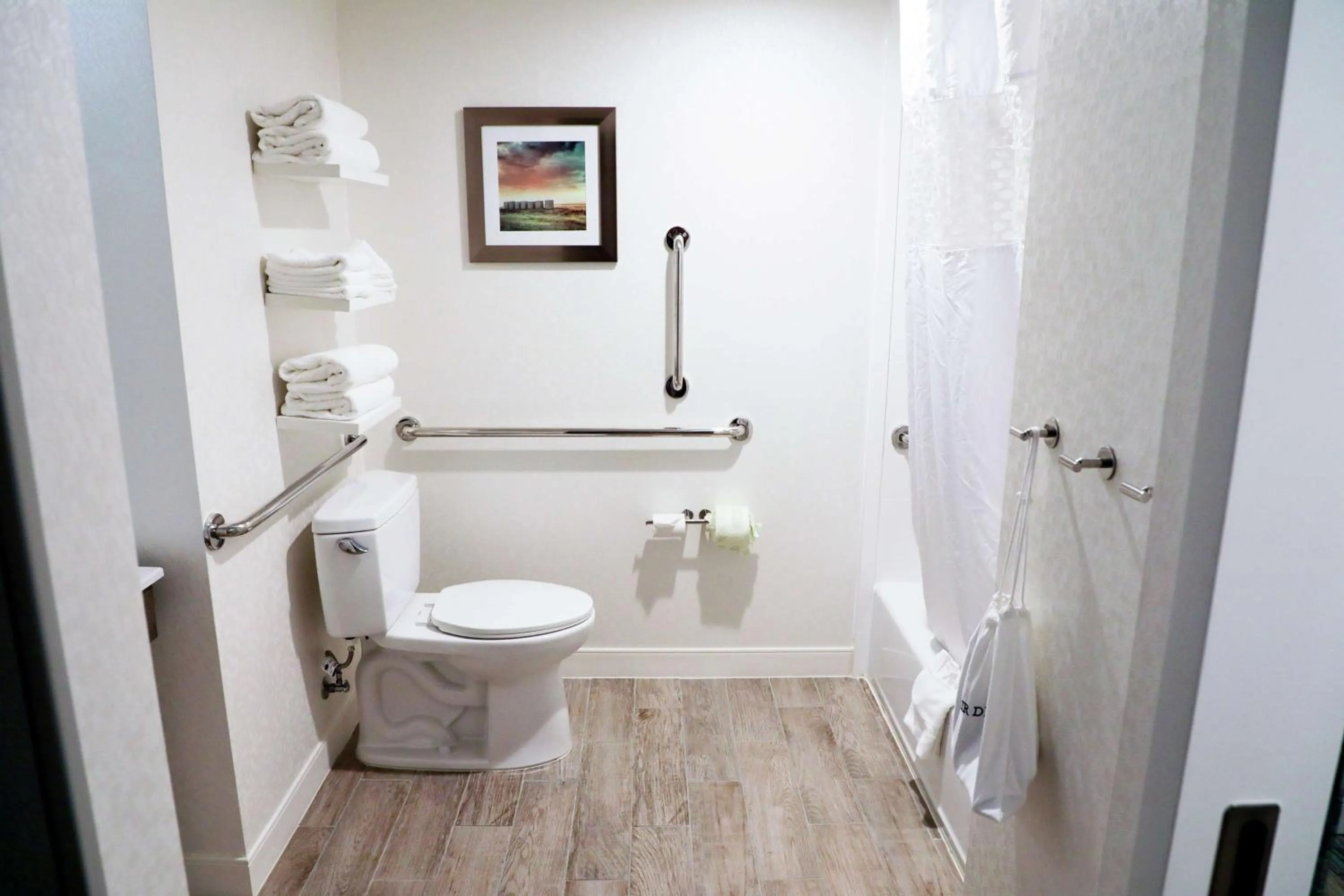 Bathroom in Hampton Inn Muskogee