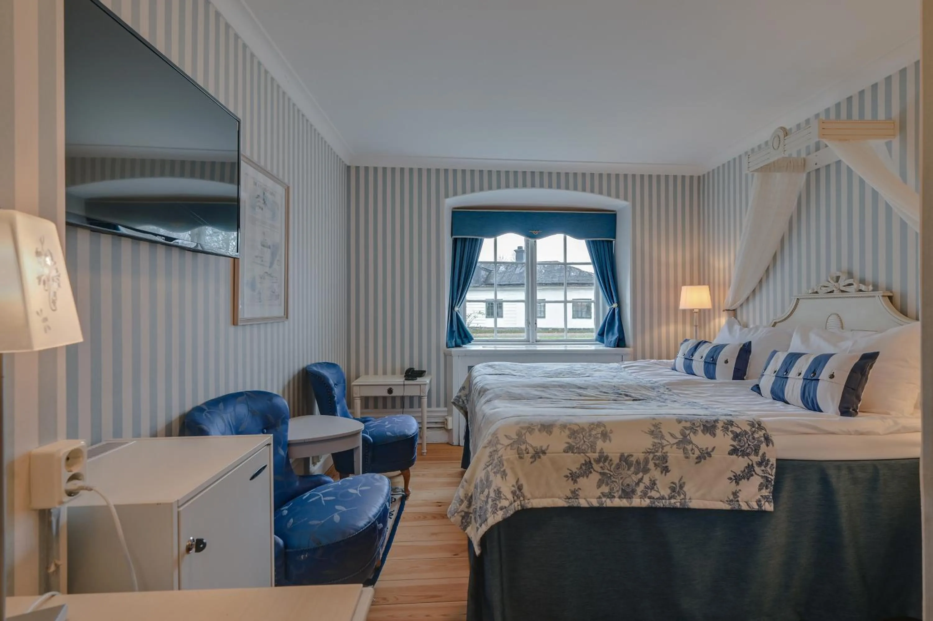 Bed in Gimo Herrgård