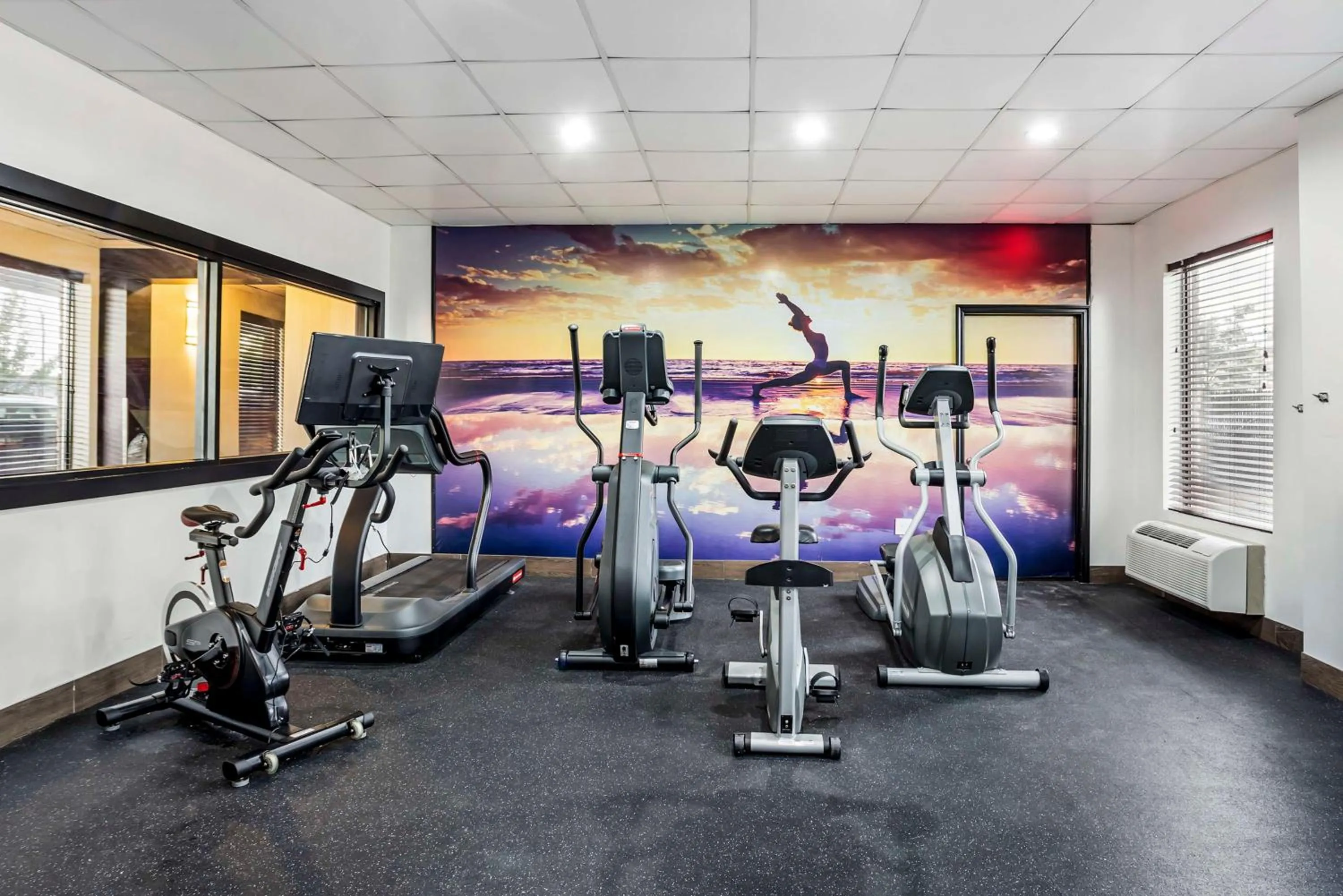 Fitness centre/facilities in Best Western Plus Newark Airport West
