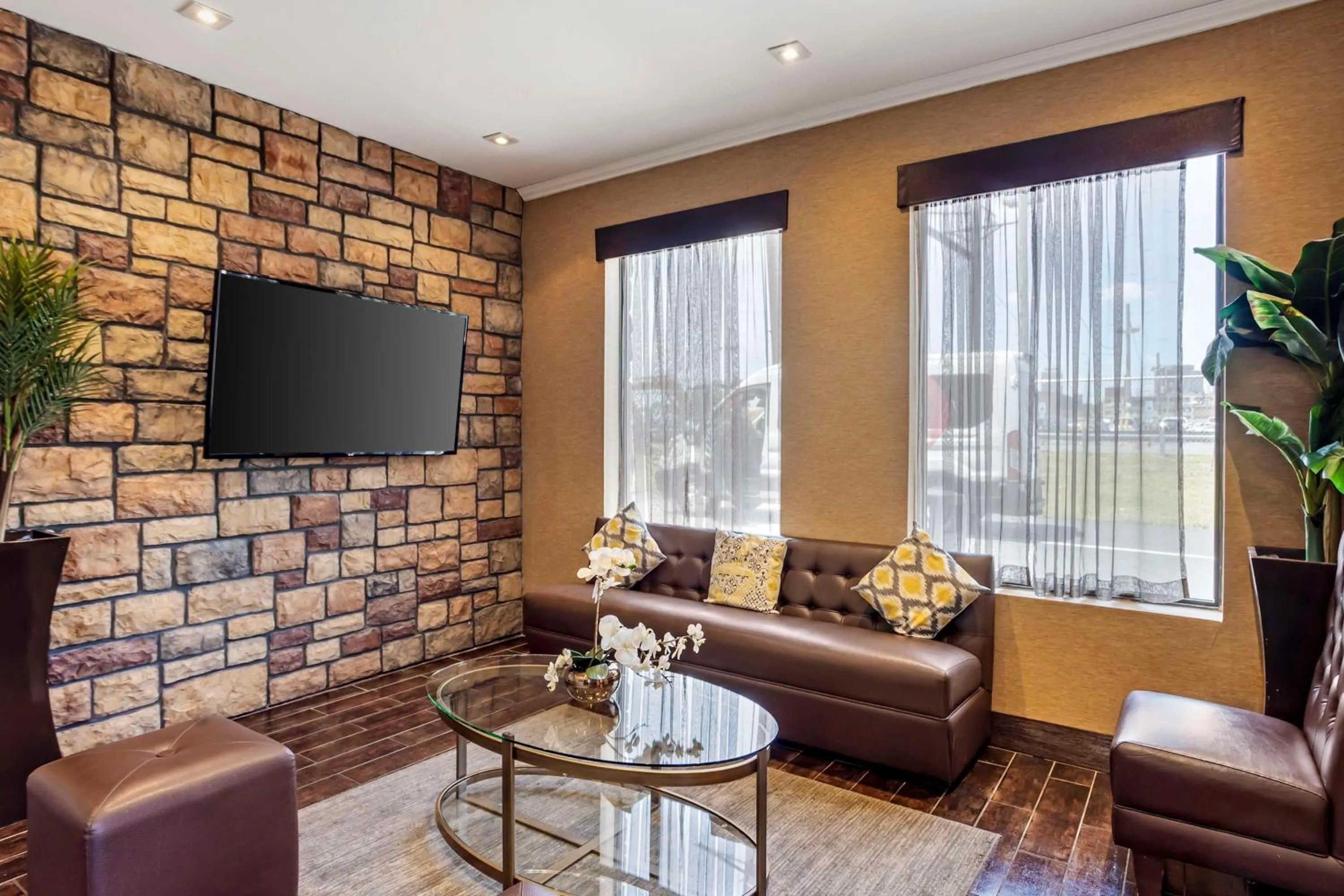 Lobby or reception in Best Western Plus Newark Airport West