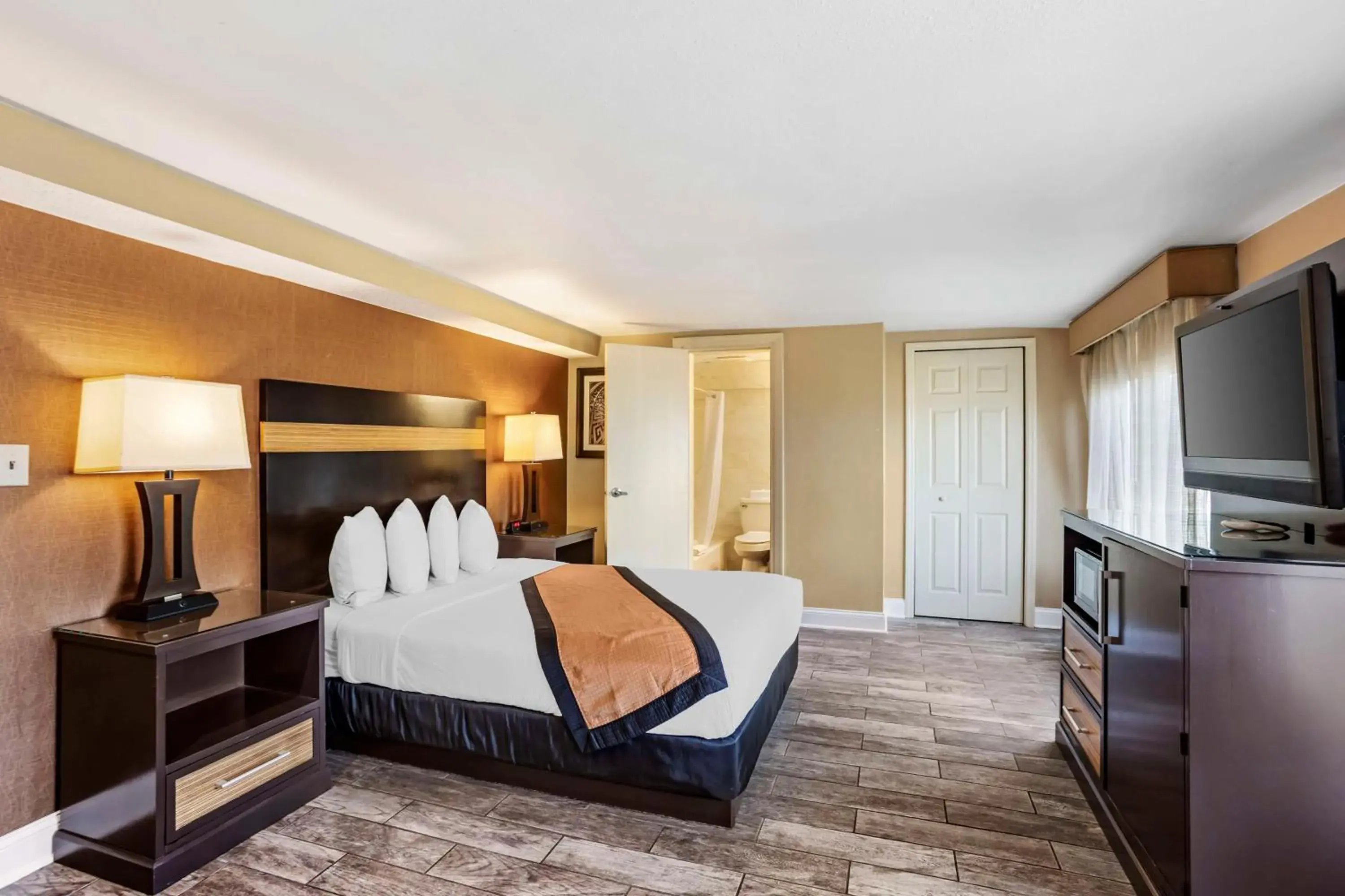 King Room with Walk-In Shower - Disability Access/Non-Smoking in Best Western Plus Newark Airport West King Room with Walk-In Shower - Disability Access/Non-Smoking in Best Western Plus Newark Airport West