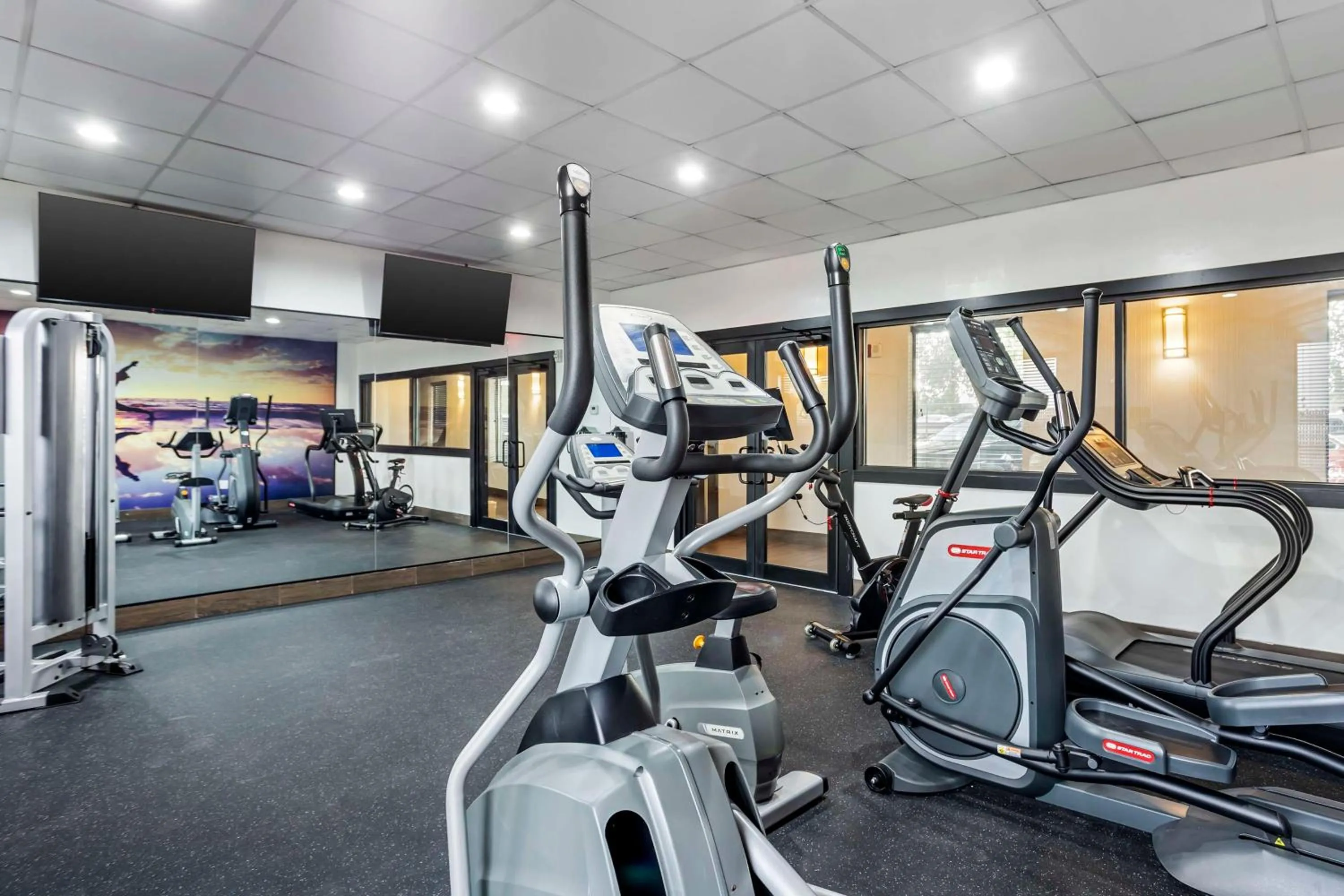 Fitness centre/facilities in Best Western Plus Newark Airport West
