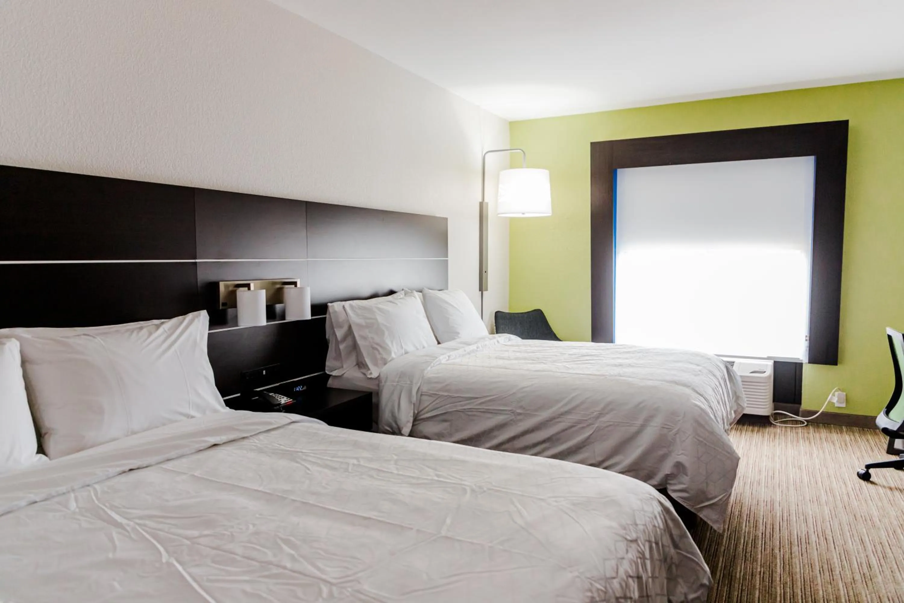 Photo of the whole room, Bed in Holiday Inn Express Hotel & Suites Greenville by IHG