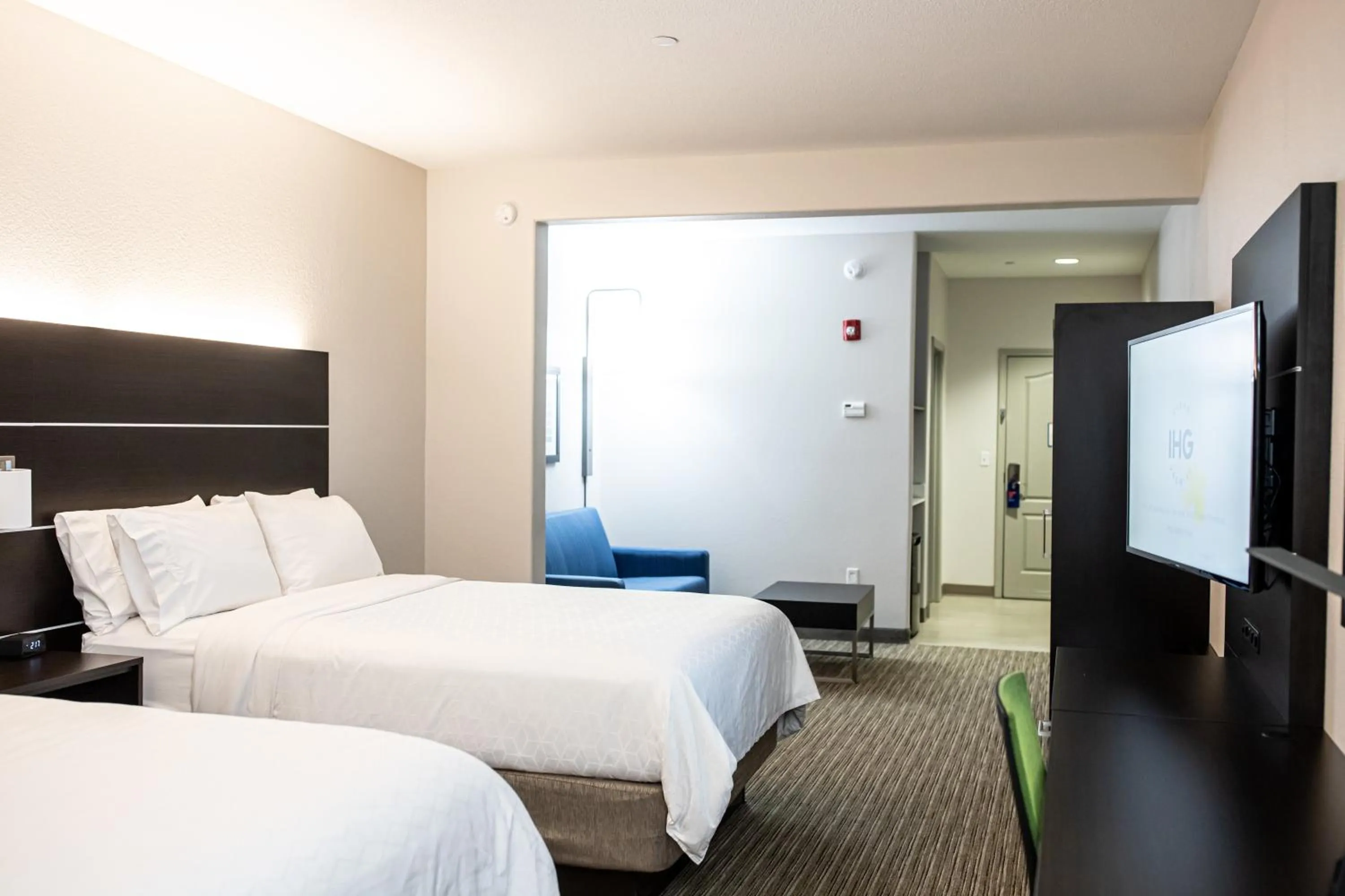 Photo of the whole room, Bed in Holiday Inn Express Hotel & Suites Greenville by IHG
