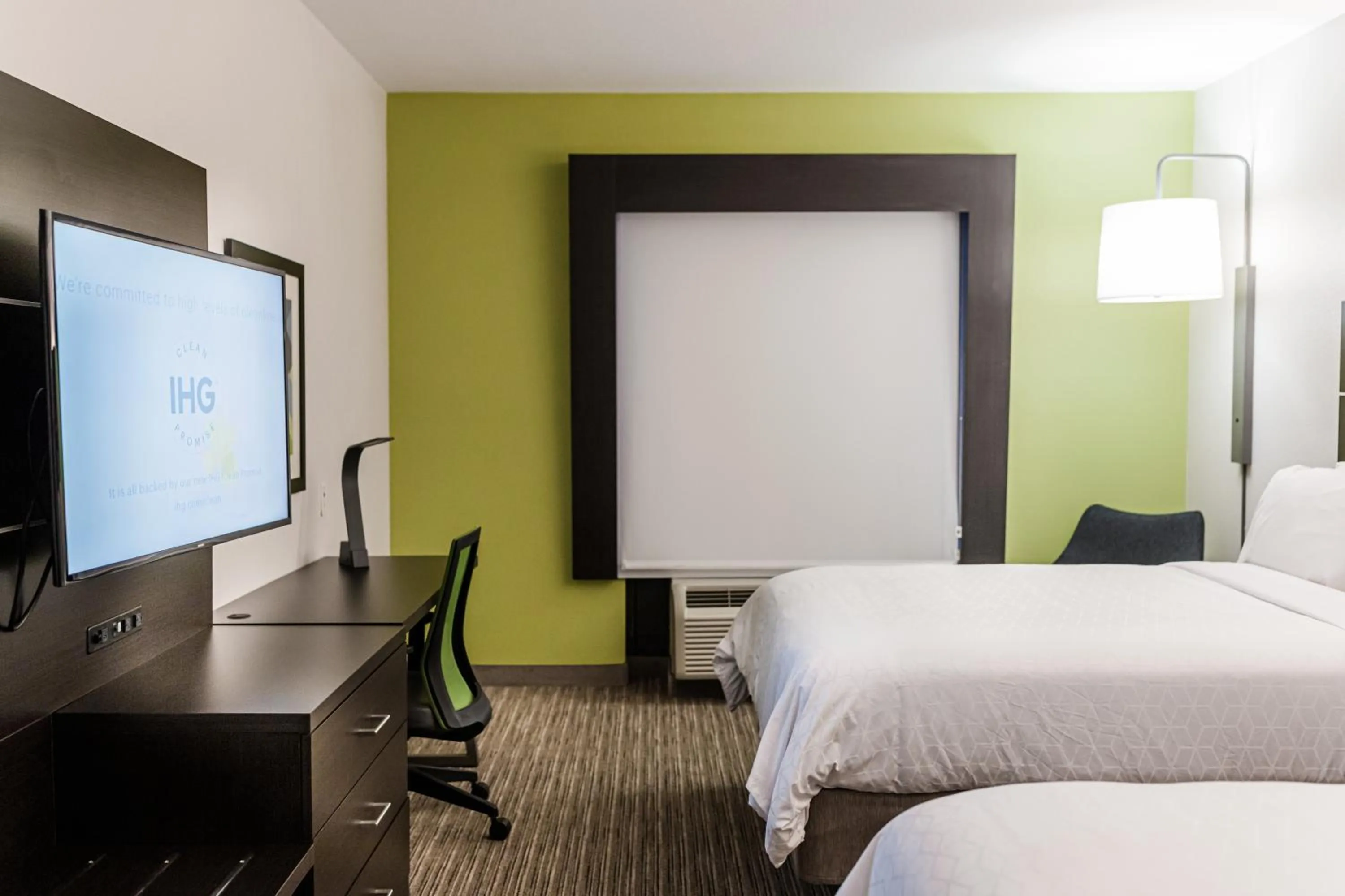 Photo of the whole room, Bed in Holiday Inn Express Hotel & Suites Greenville by IHG