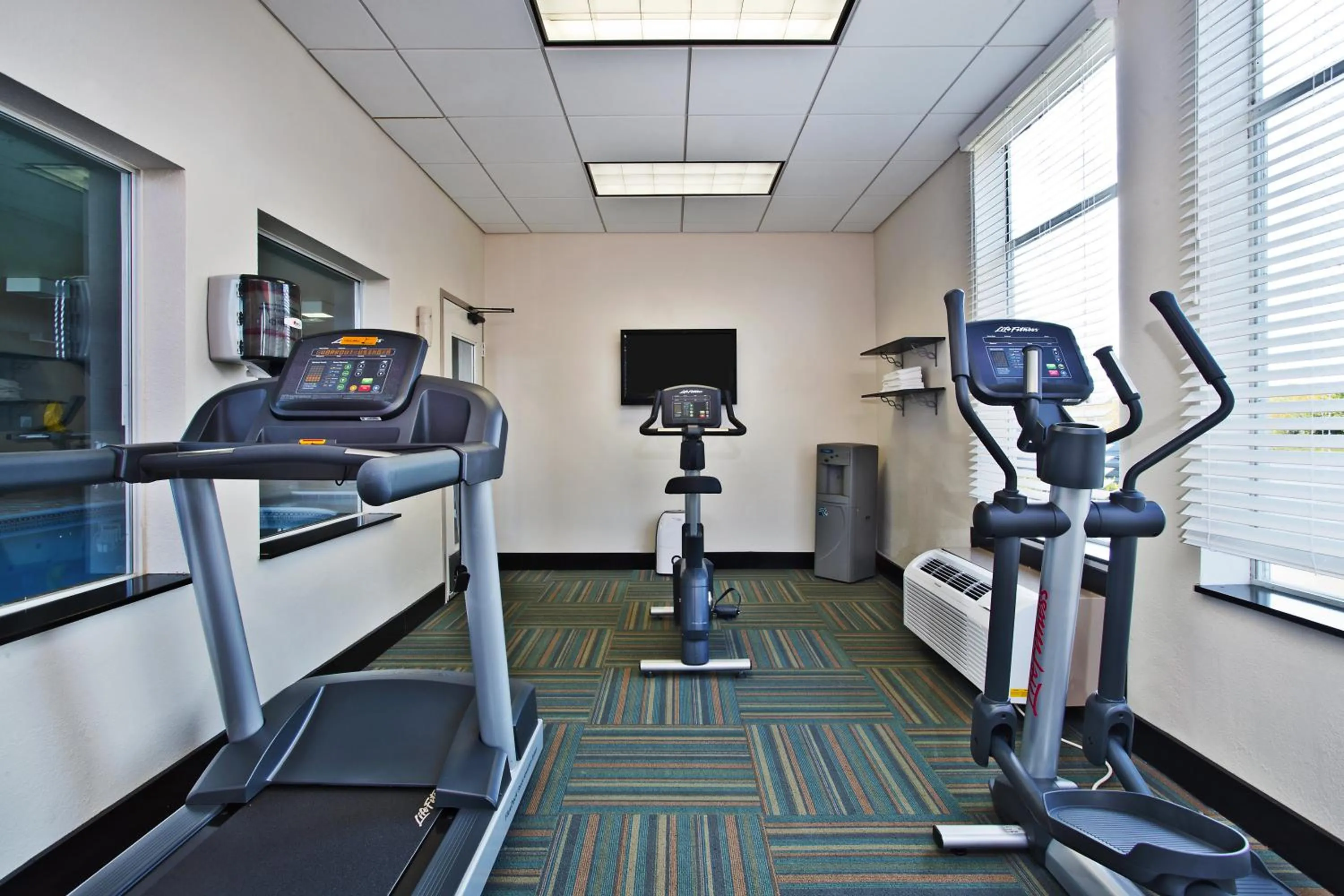 Spa and wellness centre/facilities in Holiday Inn Express Hotel & Suites Columbus Southeast Groveport by IHG