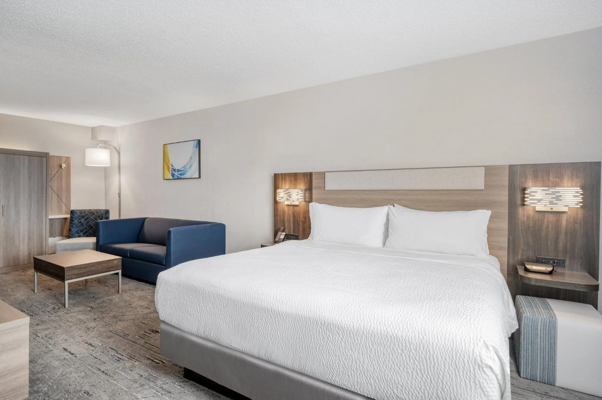 Photo of the whole room, Bed in Holiday Inn Express Hotel & Suites Columbus Airport by IHG