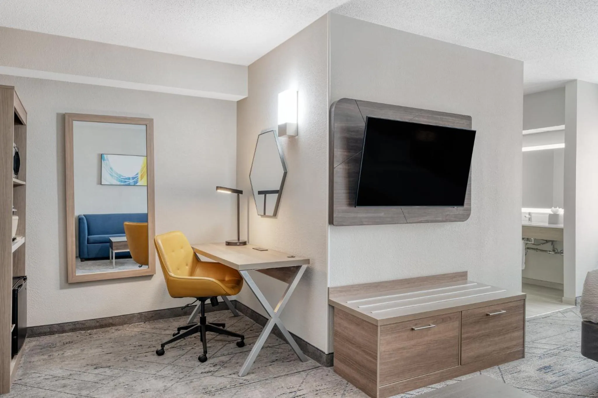 Photo of the whole room in Holiday Inn Express Hotel & Suites Columbus Airport by IHG