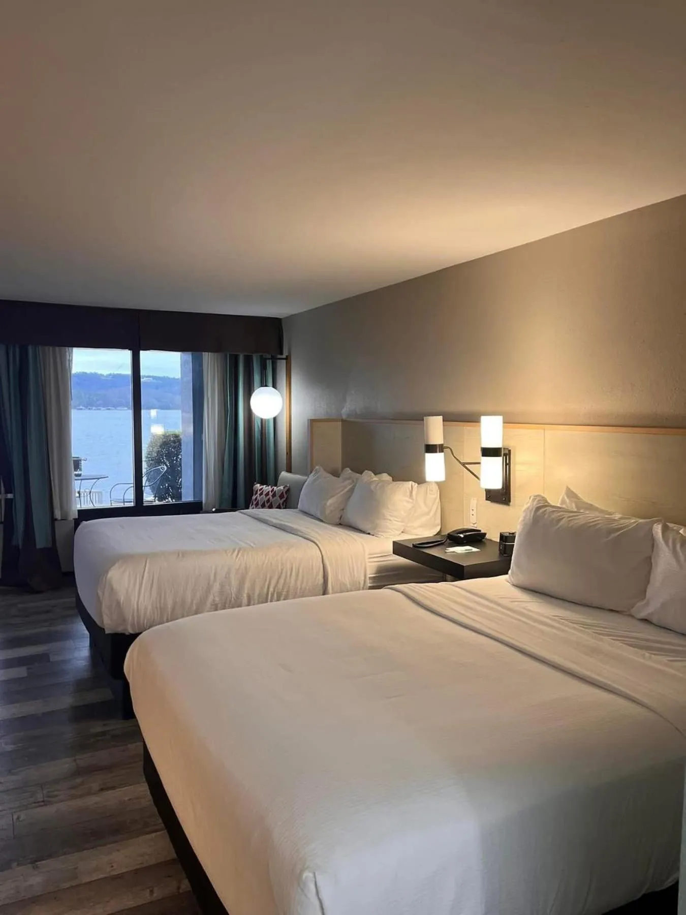 Bed in Wyndham Garden Lake Guntersville