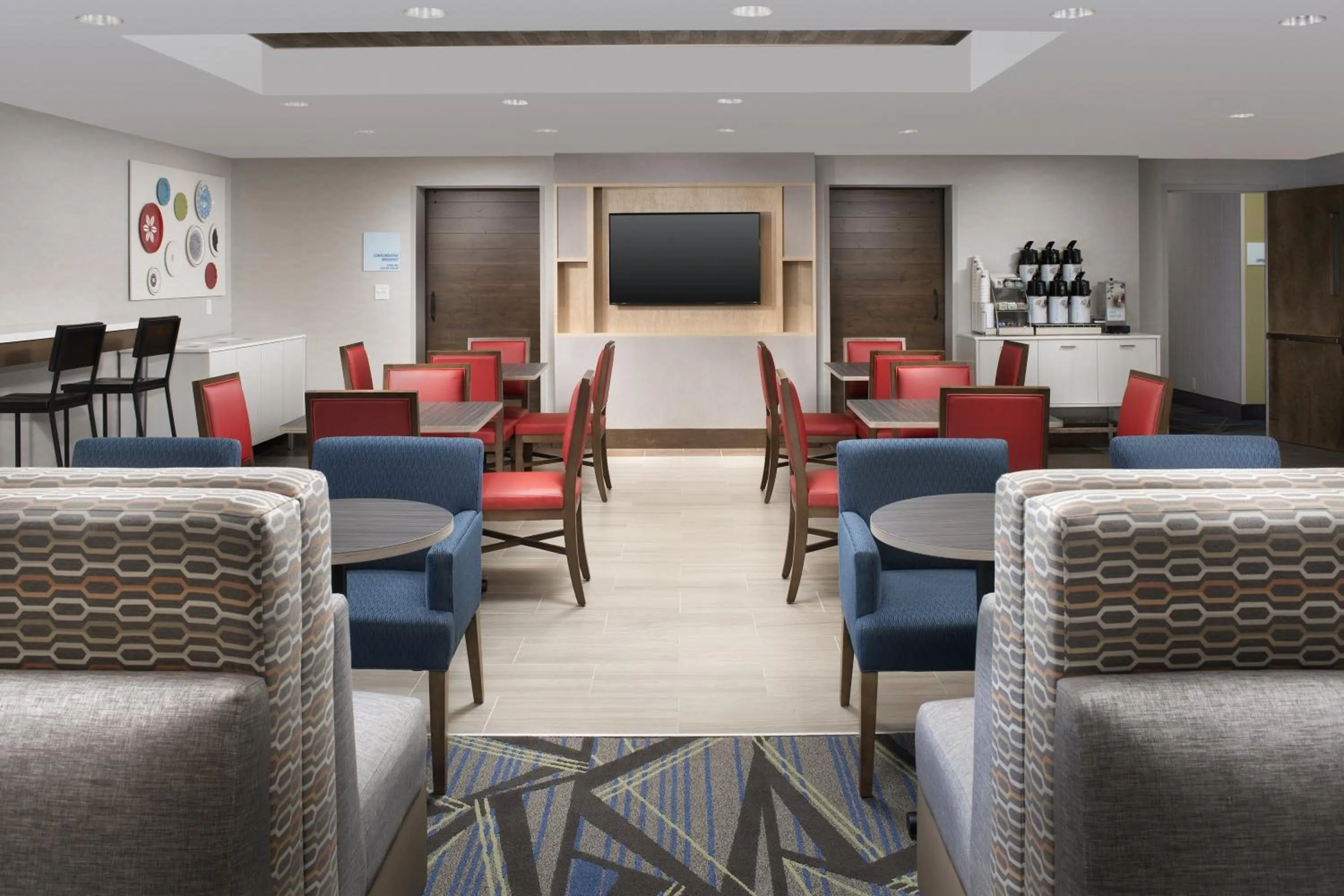 Breakfast in Holiday Inn Express Andover North - Lawrence by IHG