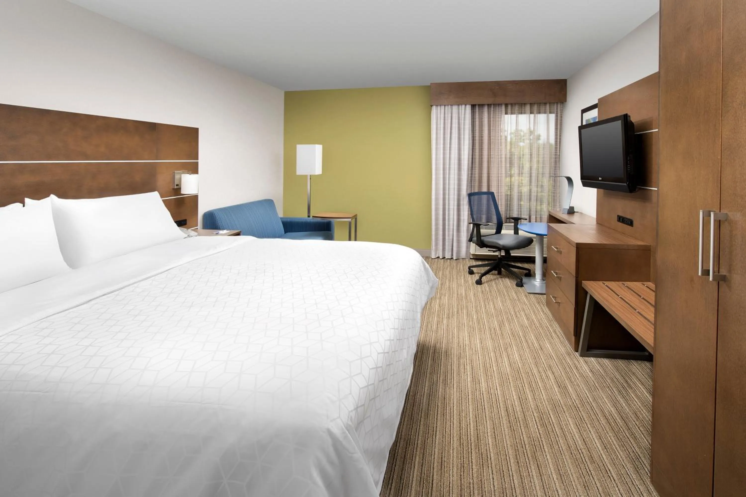 Photo of the whole room, Bed in Holiday Inn Express Andover North - Lawrence by IHG