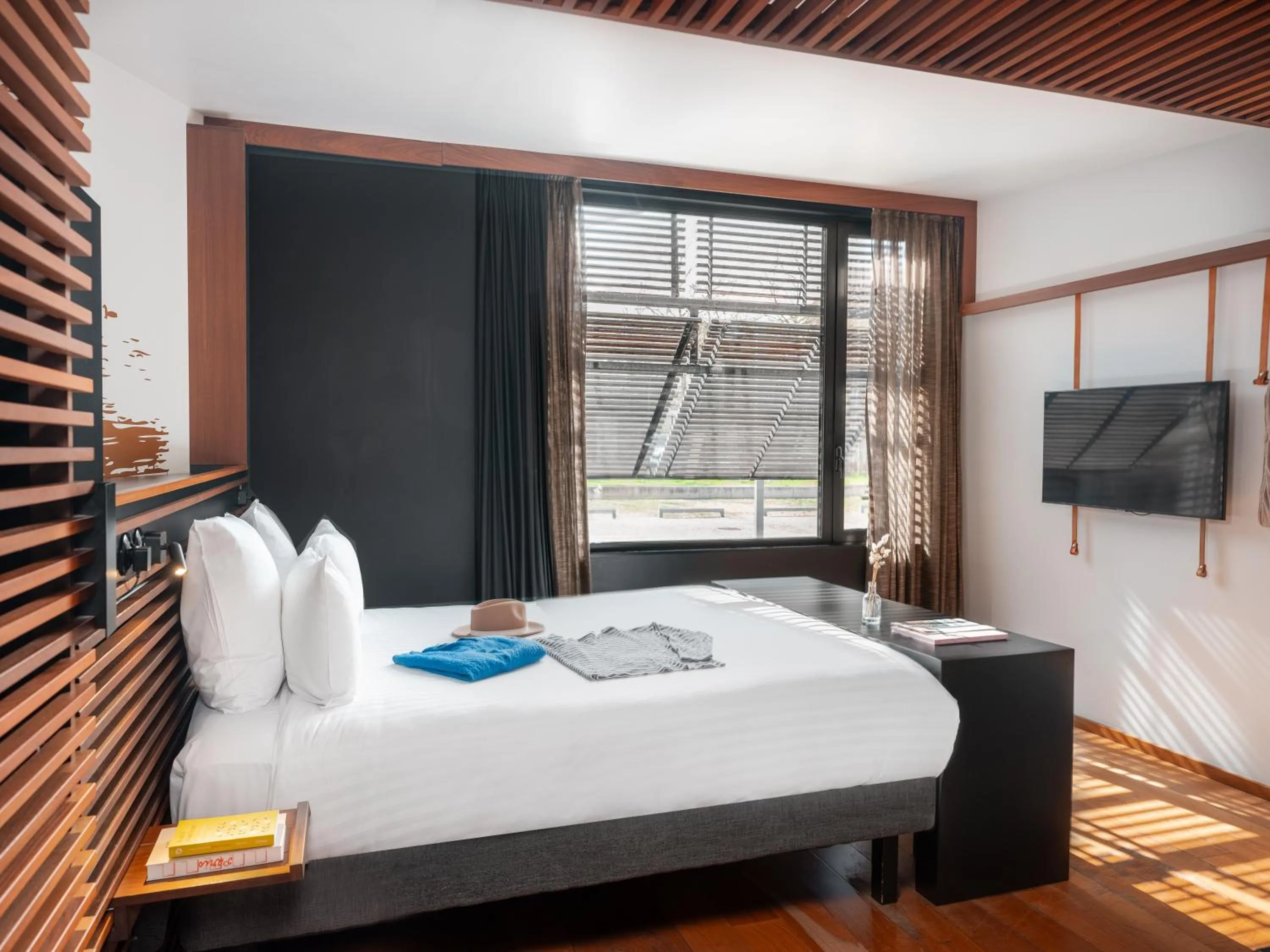 Bedroom, Bed in Hotel OFF Paris Seine