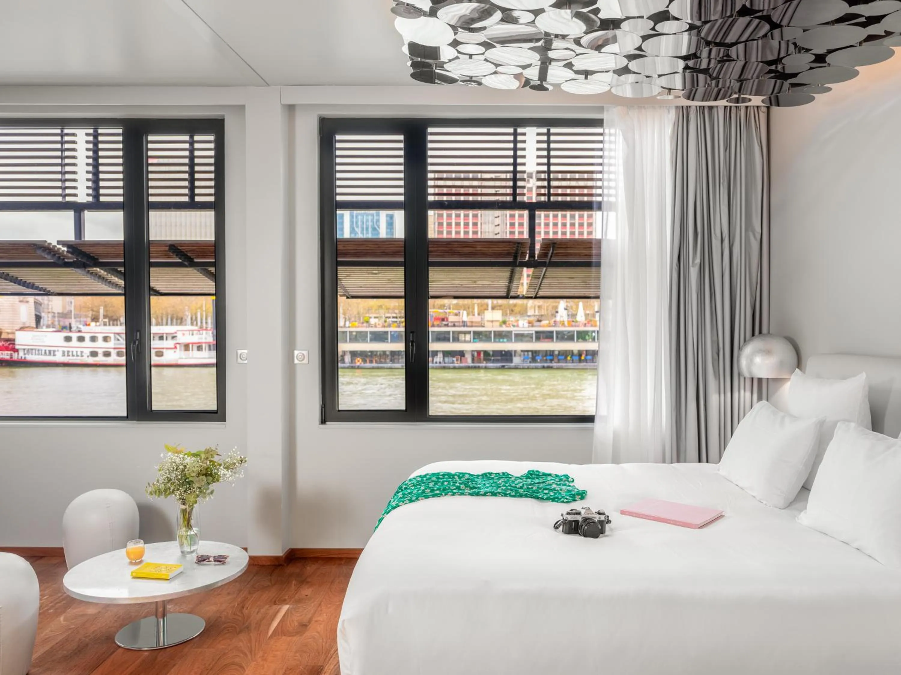River view, Bed in Hotel OFF Paris Seine