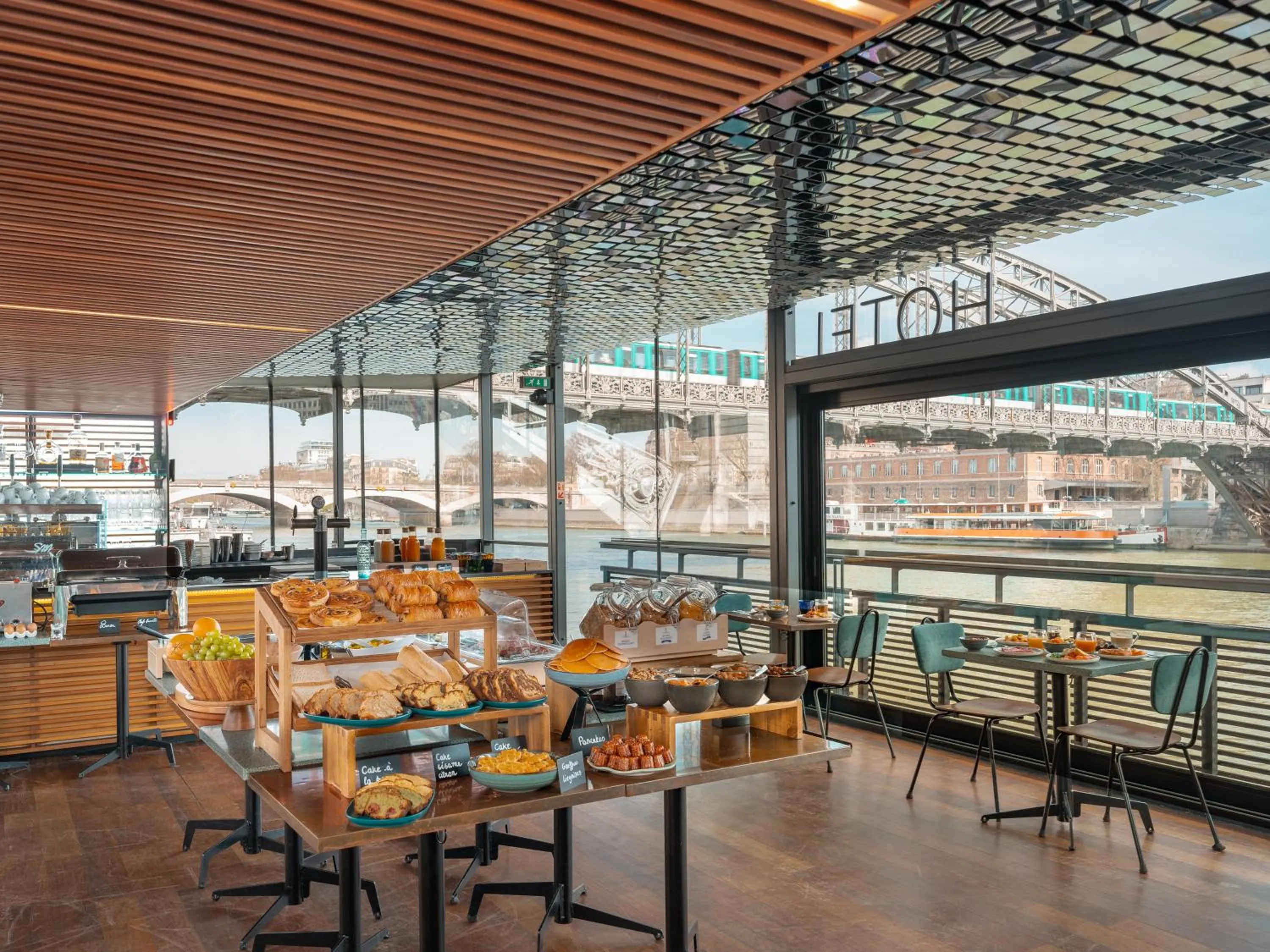 Buffet breakfast in Hotel OFF Paris Seine