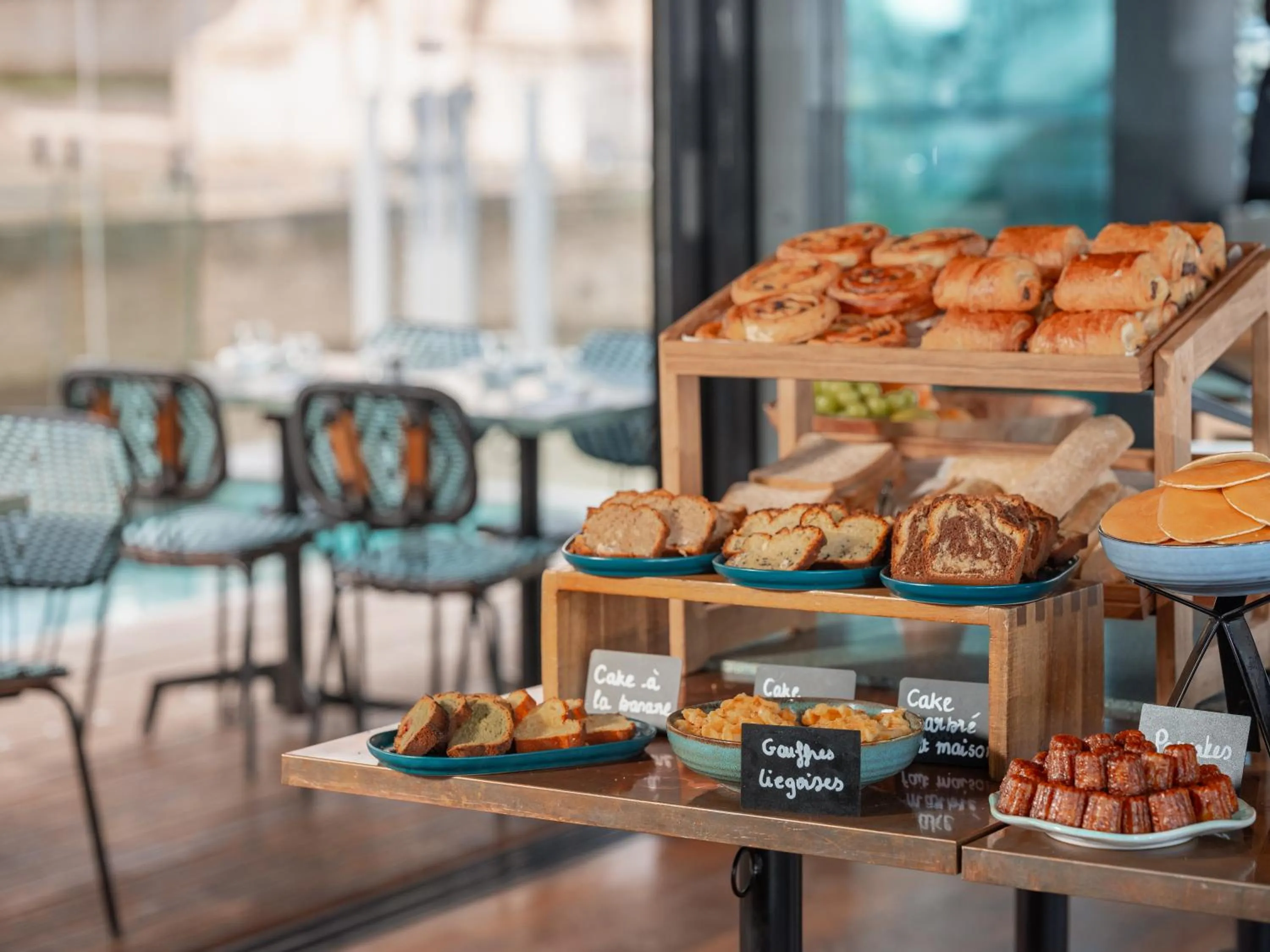 Buffet breakfast in Hotel OFF Paris Seine