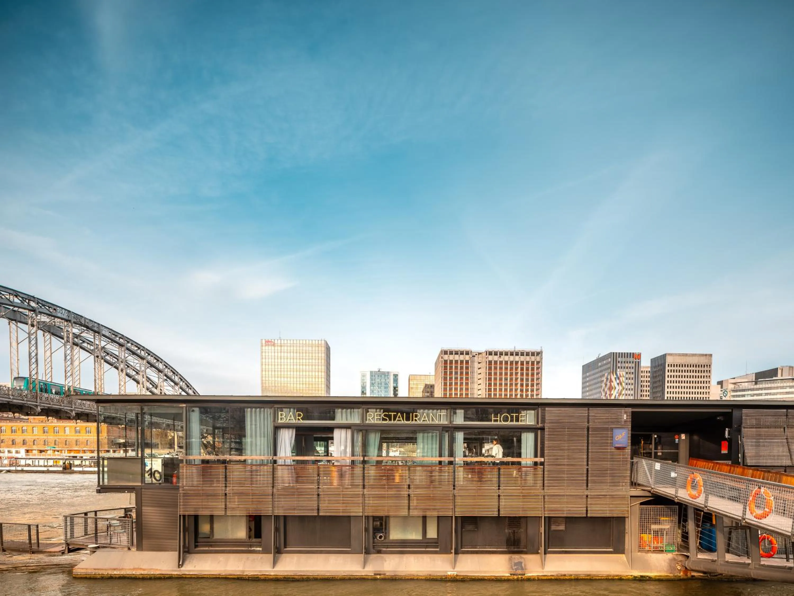 Facade/entrance in Hotel OFF Paris Seine