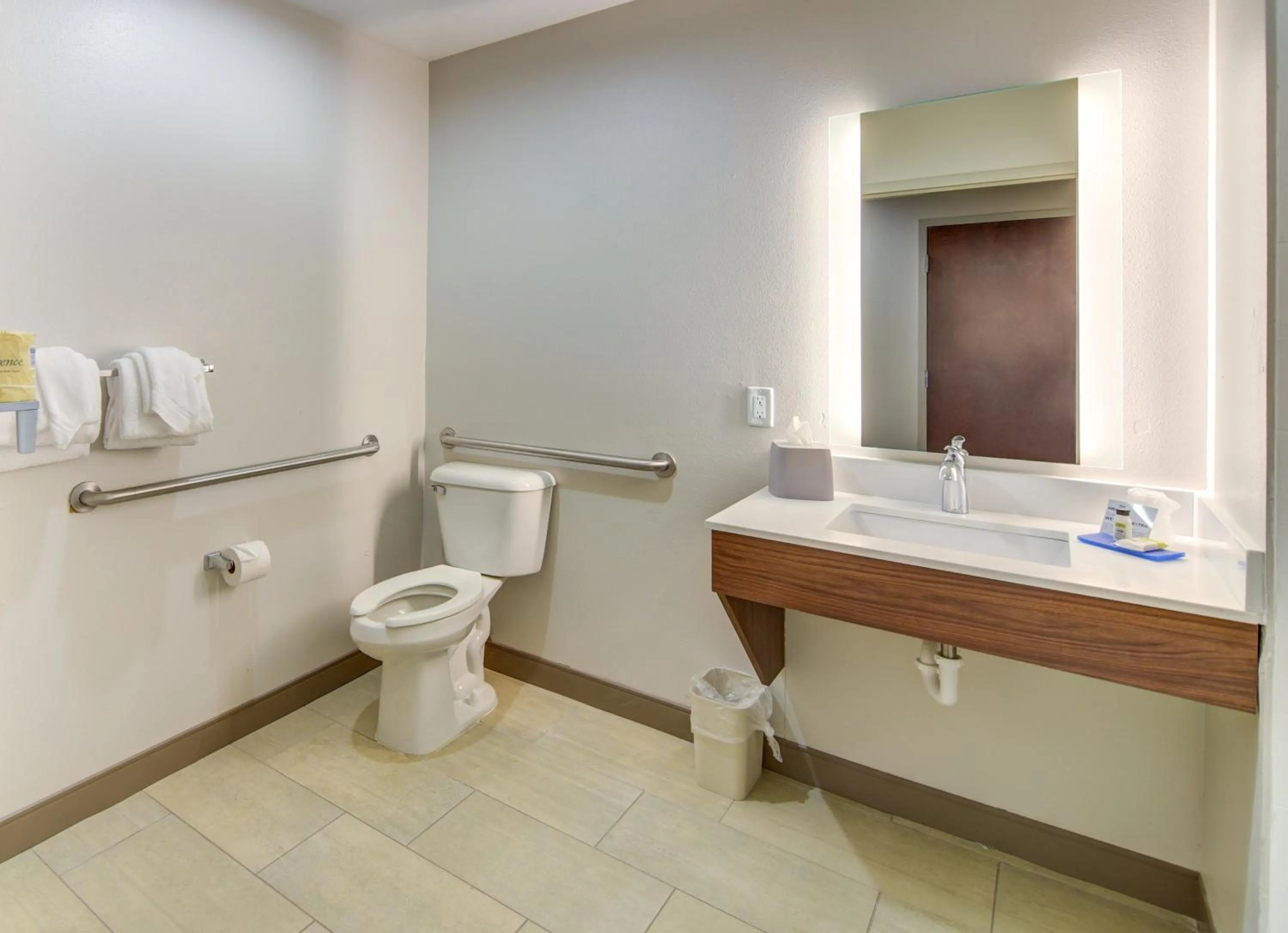 Bathroom in Holiday Inn Express Hotel & Suites Foley by IHG