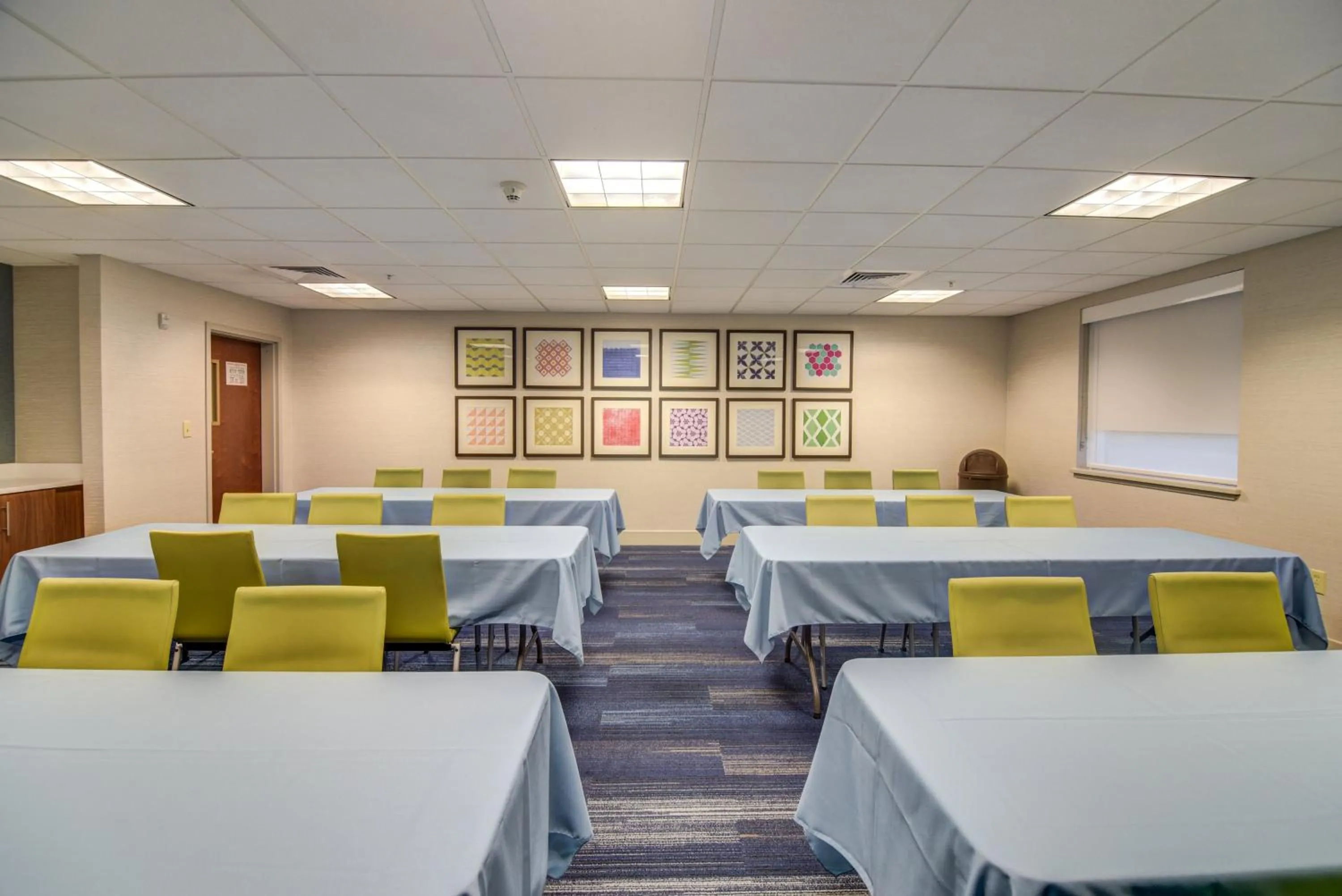 Meeting/conference room in Holiday Inn Express Hotel & Suites Foley by IHG