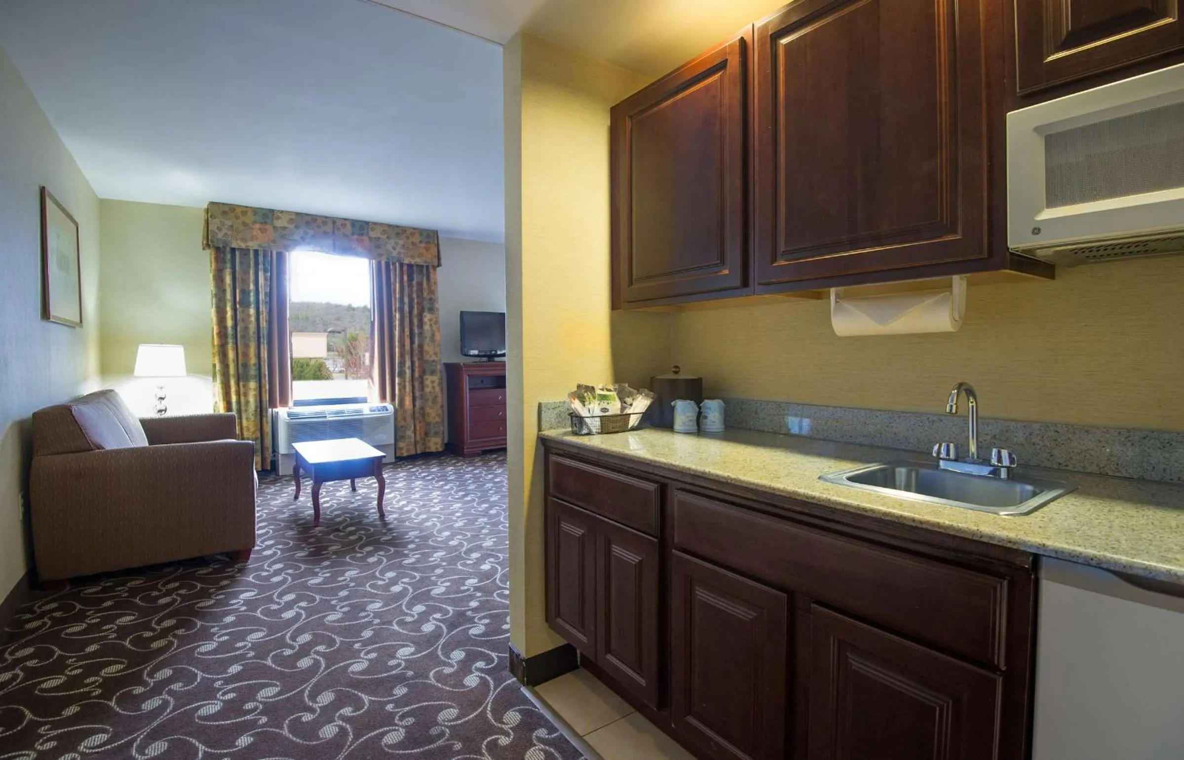 Kitchen or kitchenette in Hampton by Hilton Brattleboro