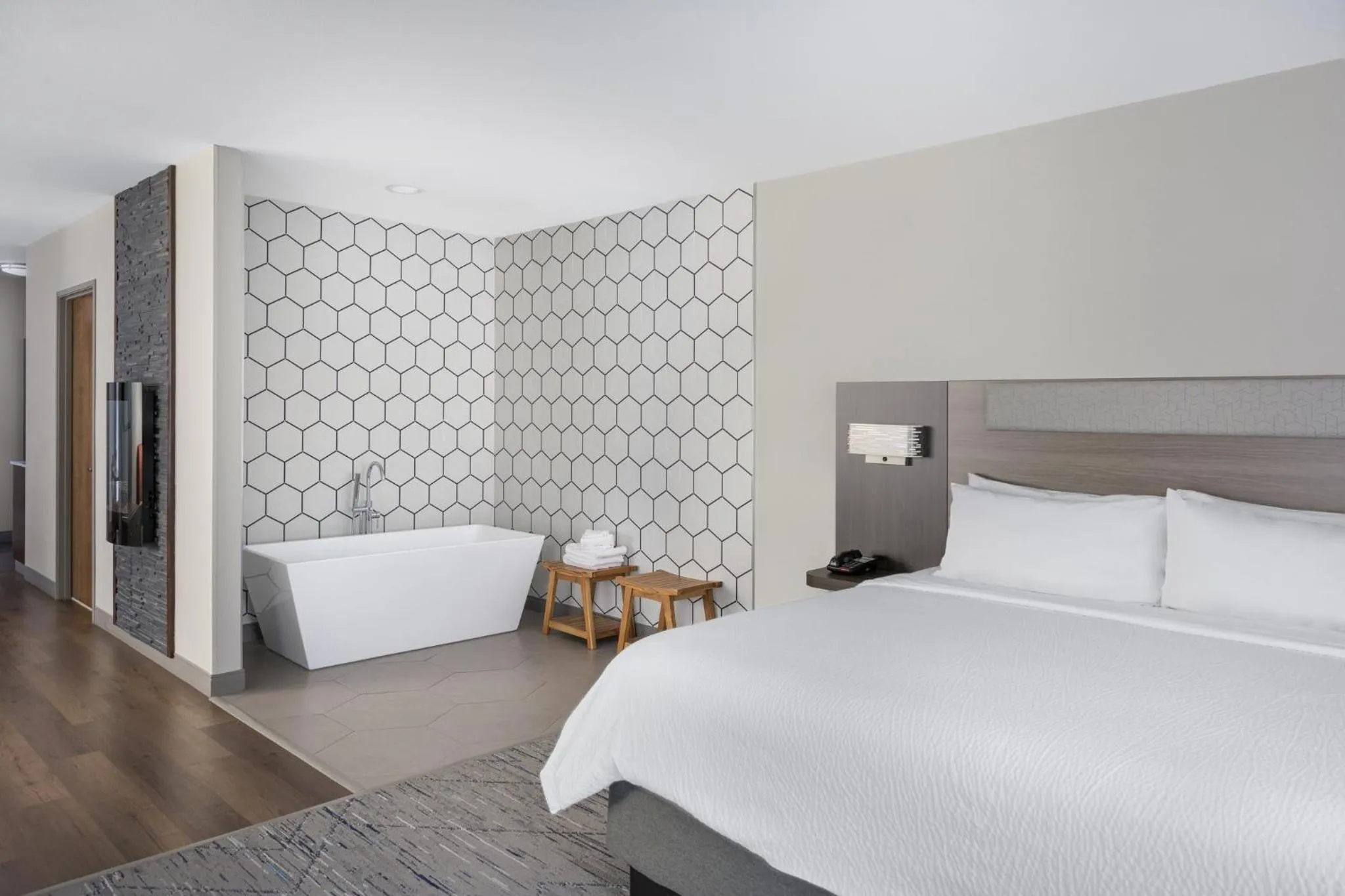 Photo of the whole room, Bed in Holiday Inn Express Belgrade-Bozeman Area by IHG