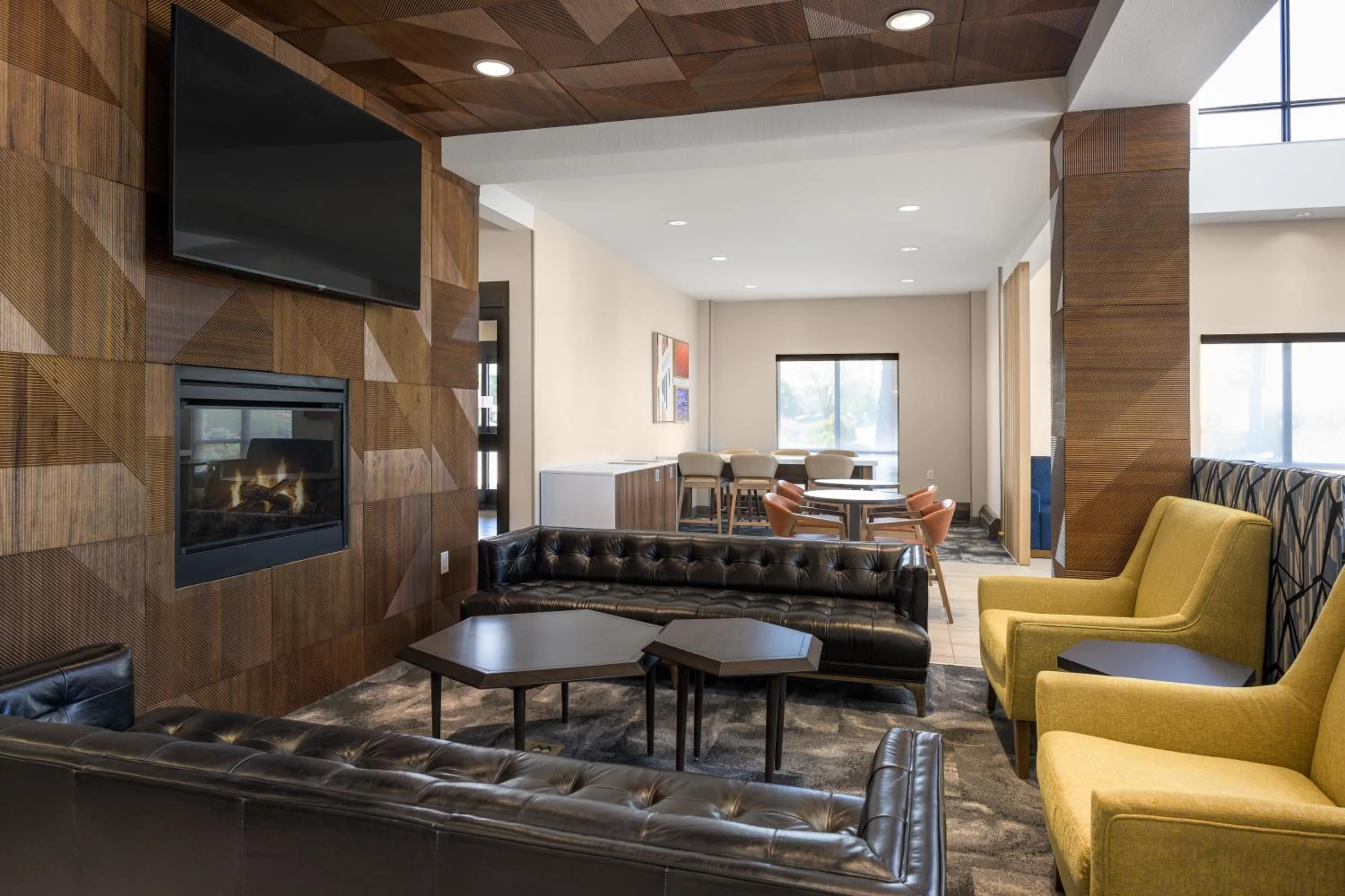 Lobby or reception in Holiday Inn Express Belgrade-Bozeman Area by IHG