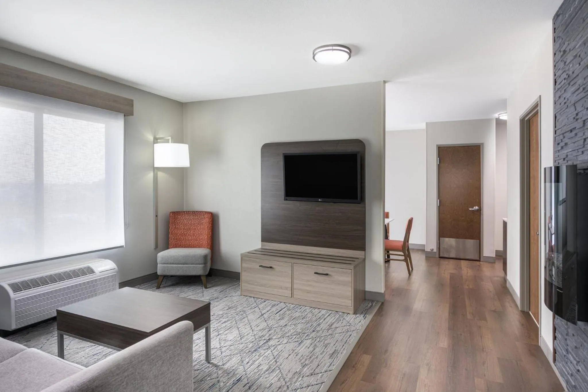 Photo of the whole room in Holiday Inn Express Belgrade-Bozeman Area by IHG