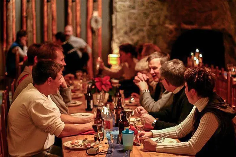 Restaurant/places to eat in STF Hotel & Hostel Persåsen