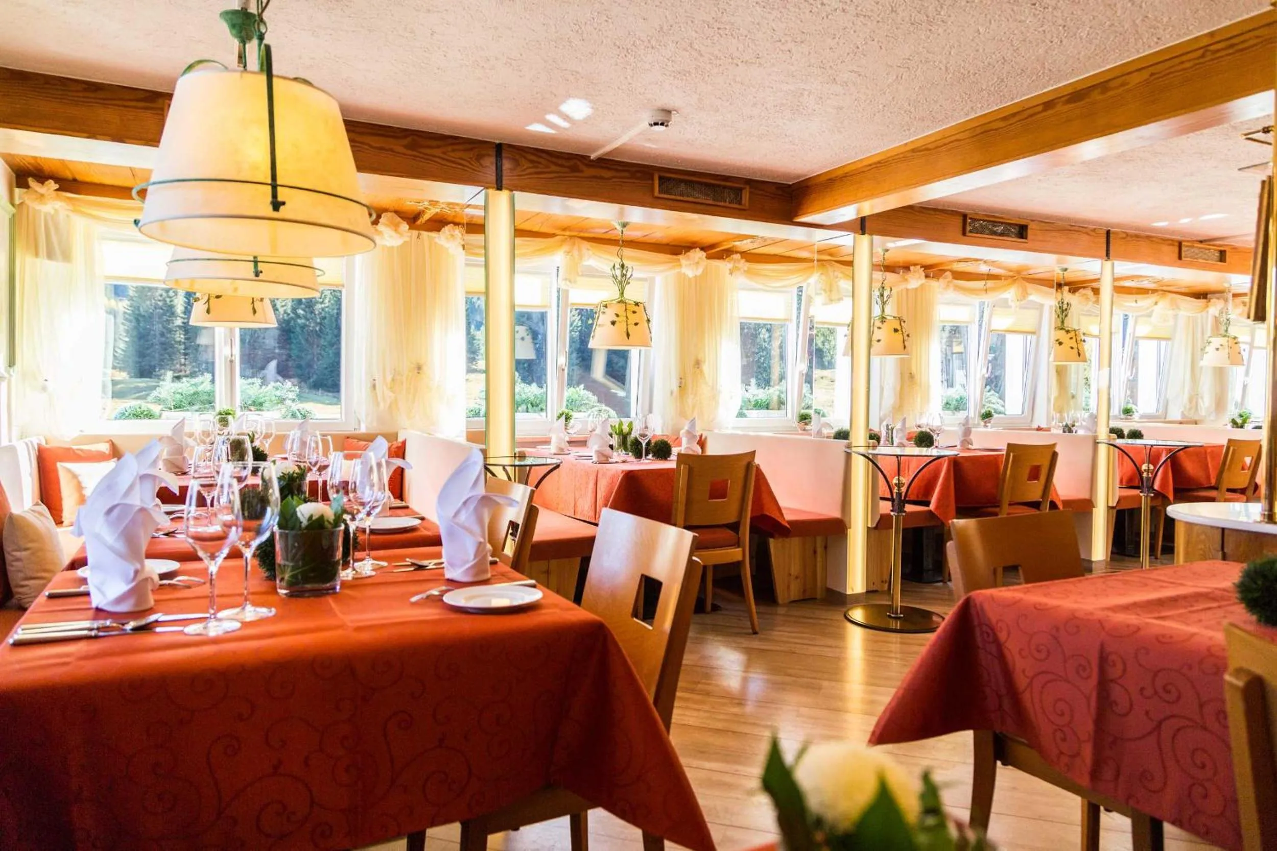 Restaurant/places to eat in Alpenhotel DAS KÜREN