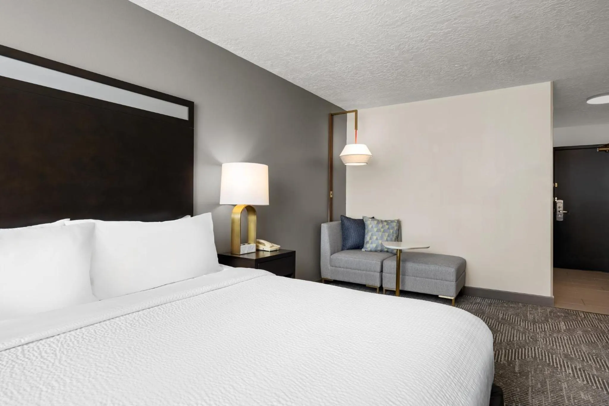 Photo of the whole room, Bed in Holiday Inn & Suites Albuquerque Airport by IHG
