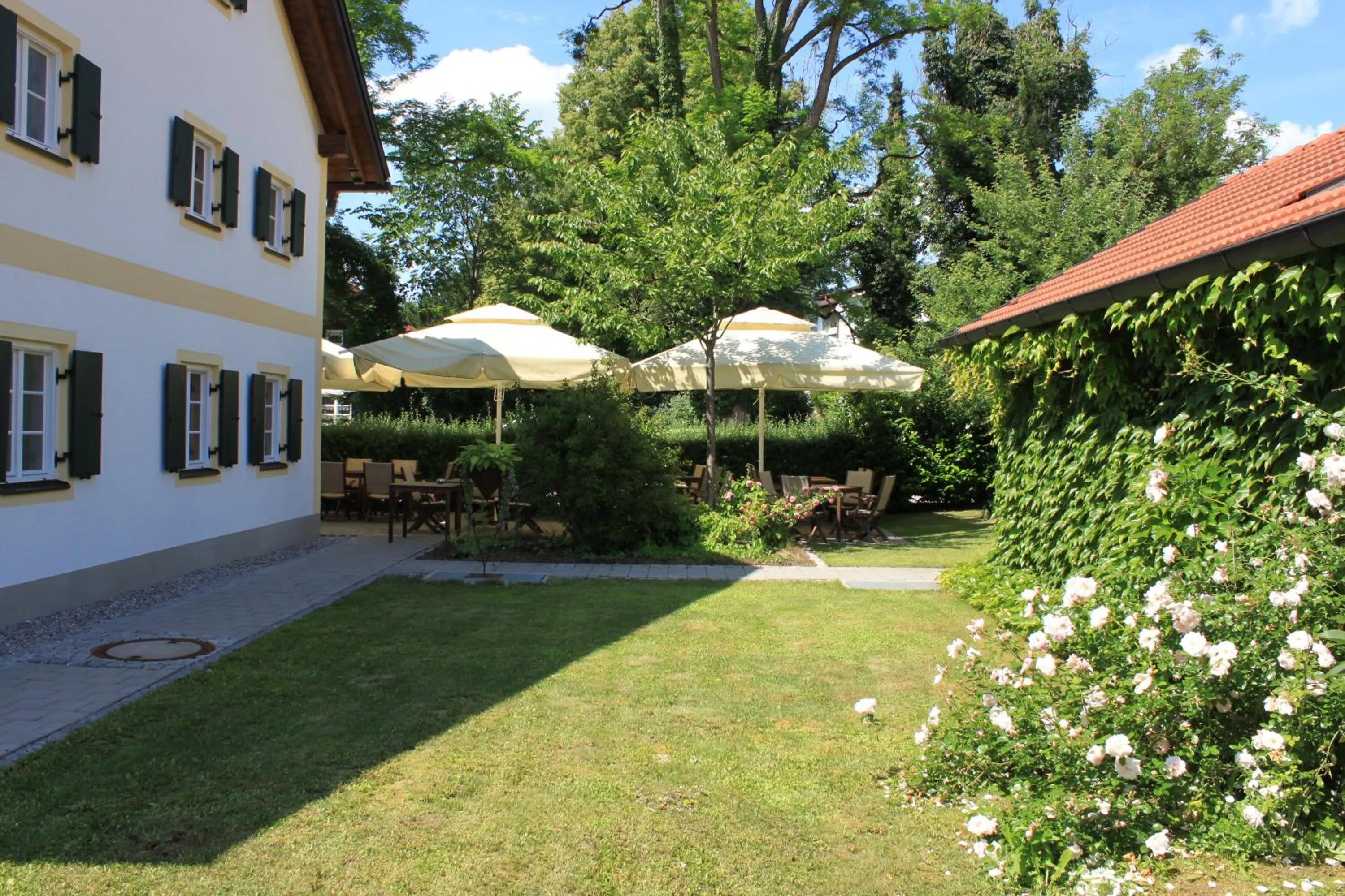 Facade/entrance in Romantik Hotel Chalet am Kiental