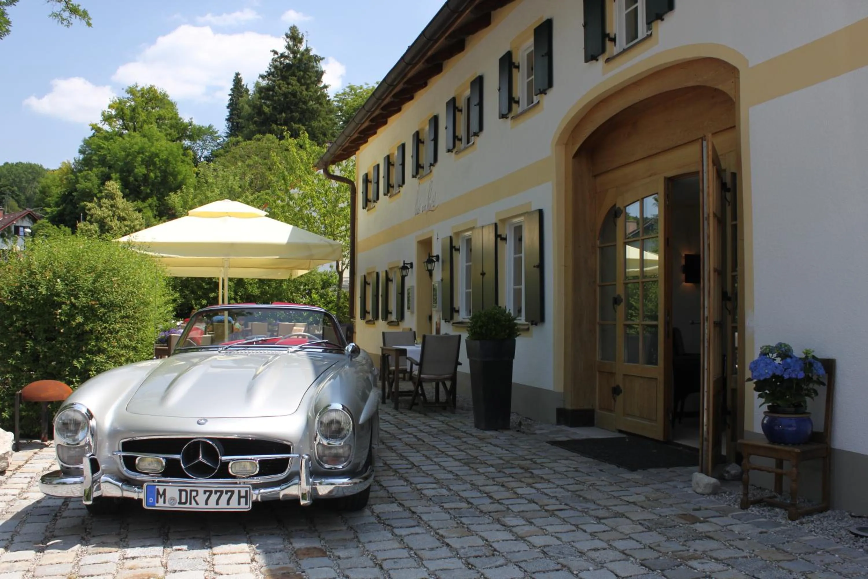 Facade/entrance in Romantik Hotel Chalet am Kiental