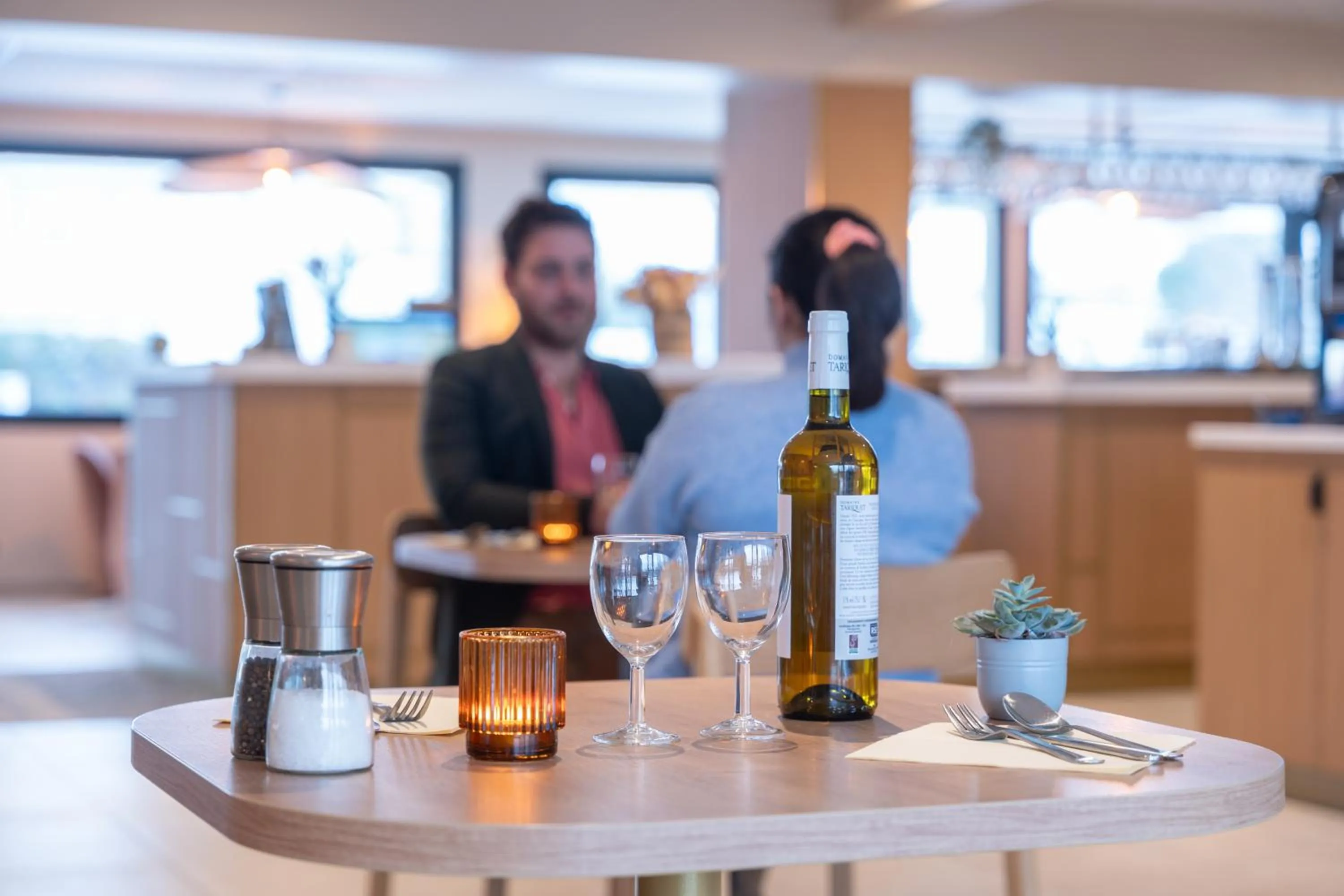 Restaurant/places to eat in Hotel Bhoma Troyes