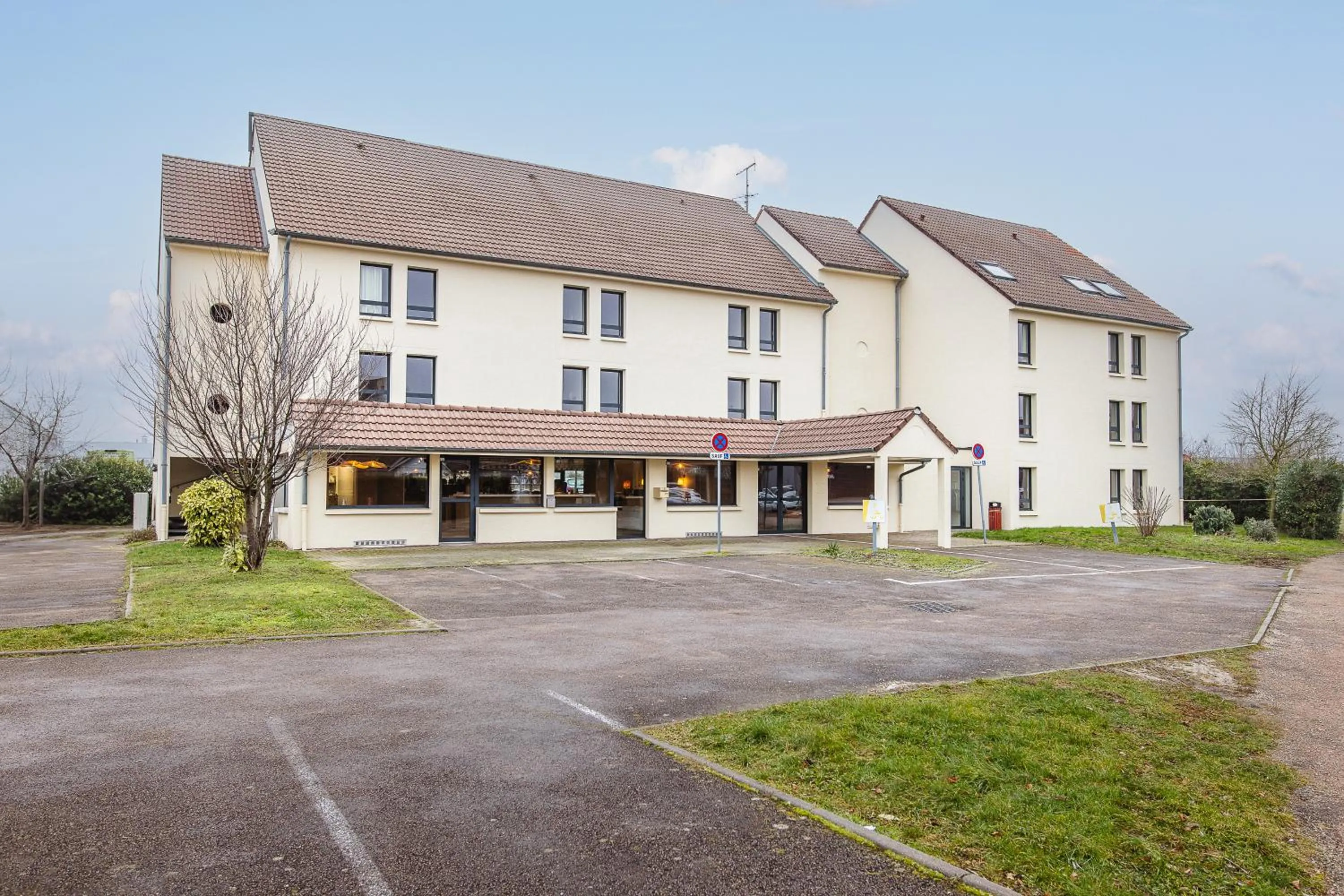 Property building in Hotel Bhoma Troyes