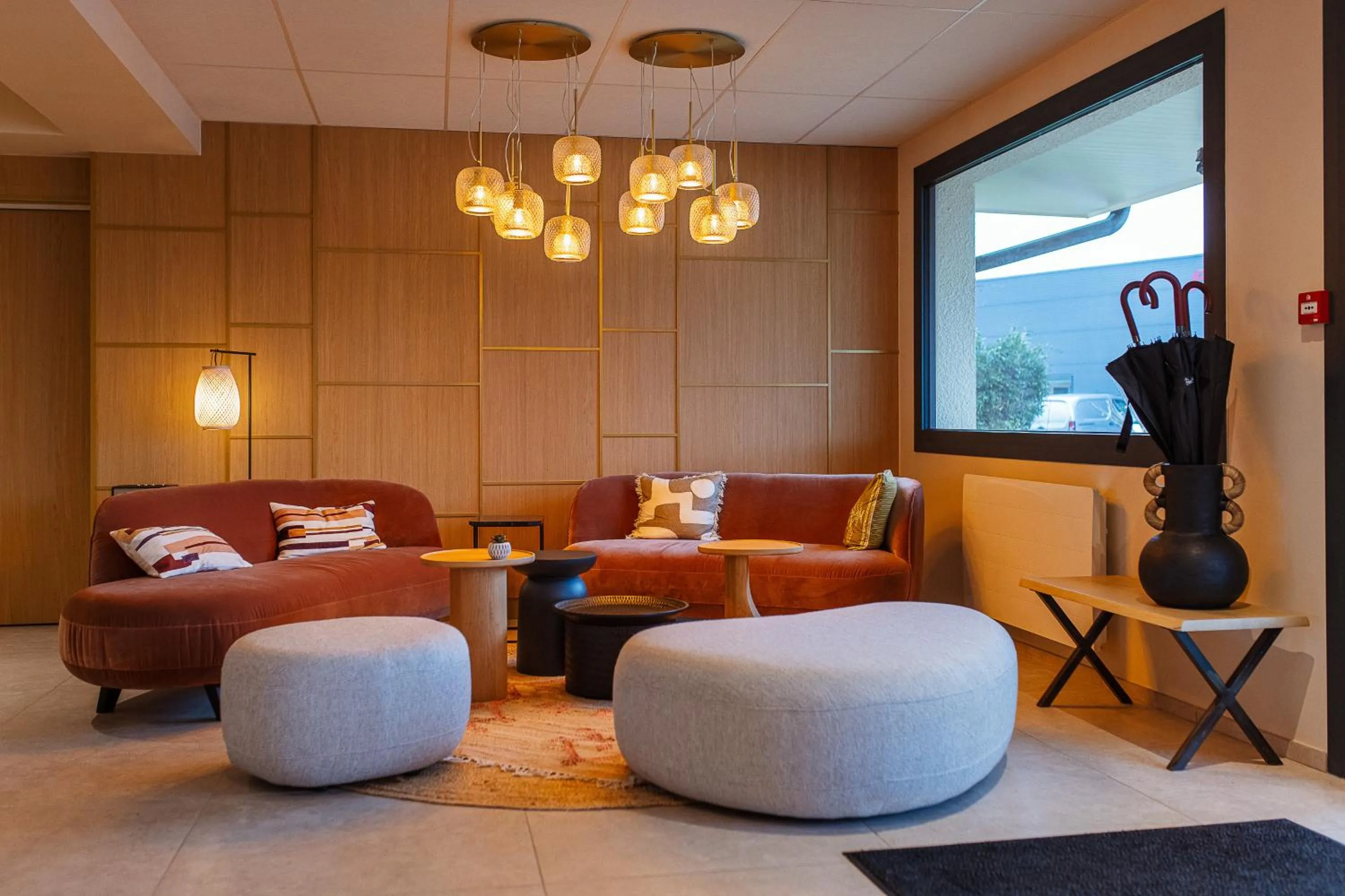 Lounge or bar in Hotel Bhoma Troyes