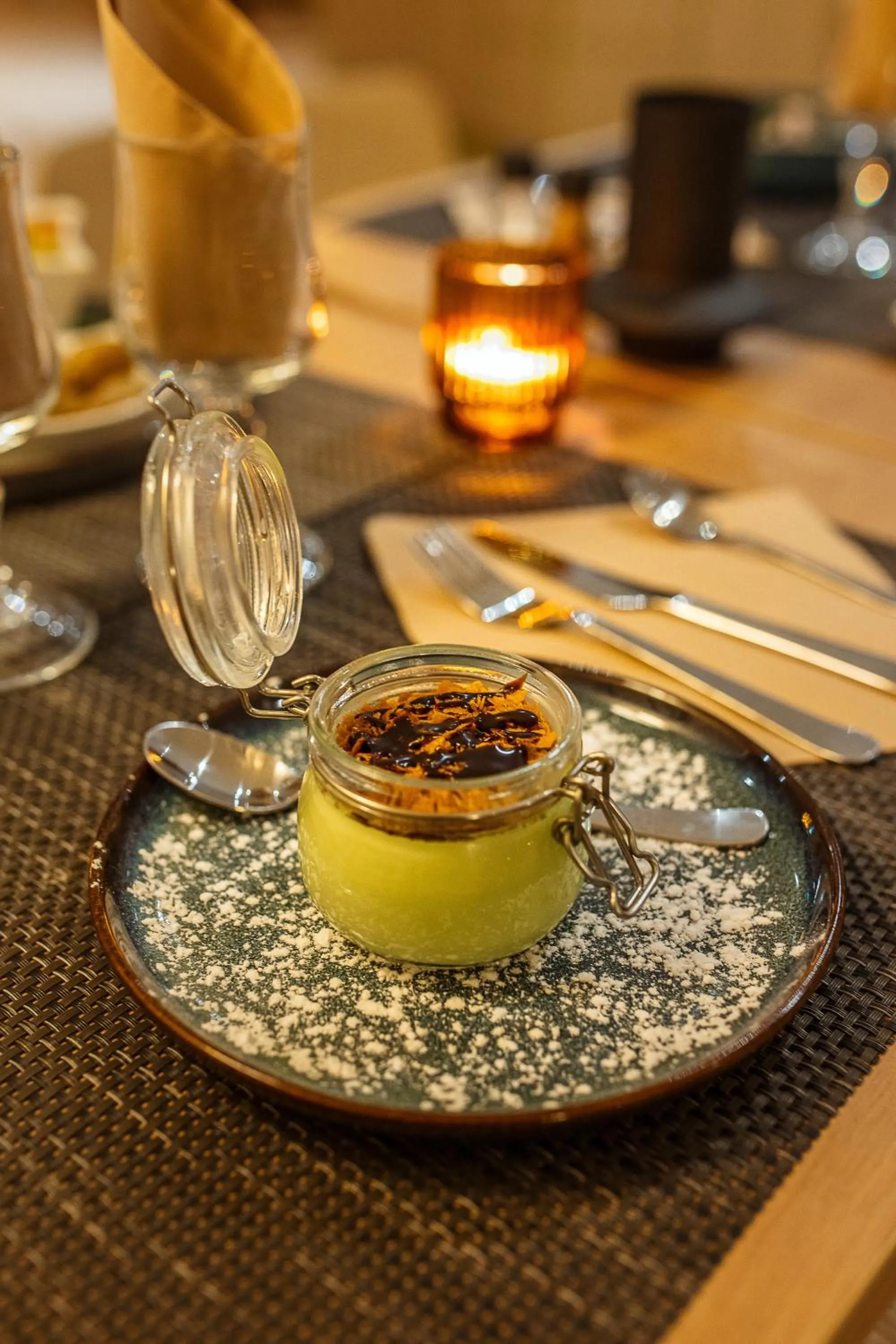 Restaurant/places to eat in Hotel Bhoma Troyes