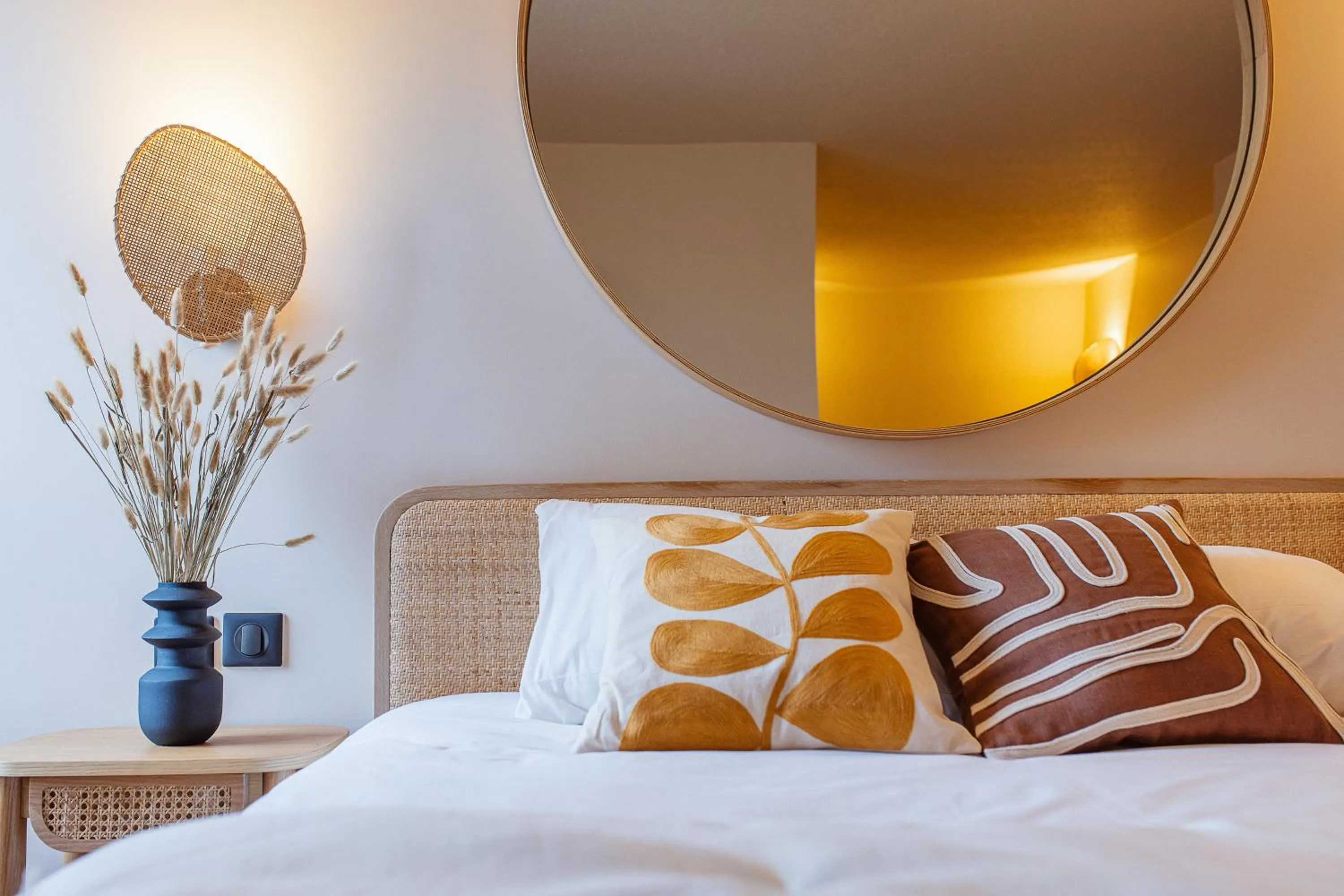 Bed in Hotel Bhoma Troyes