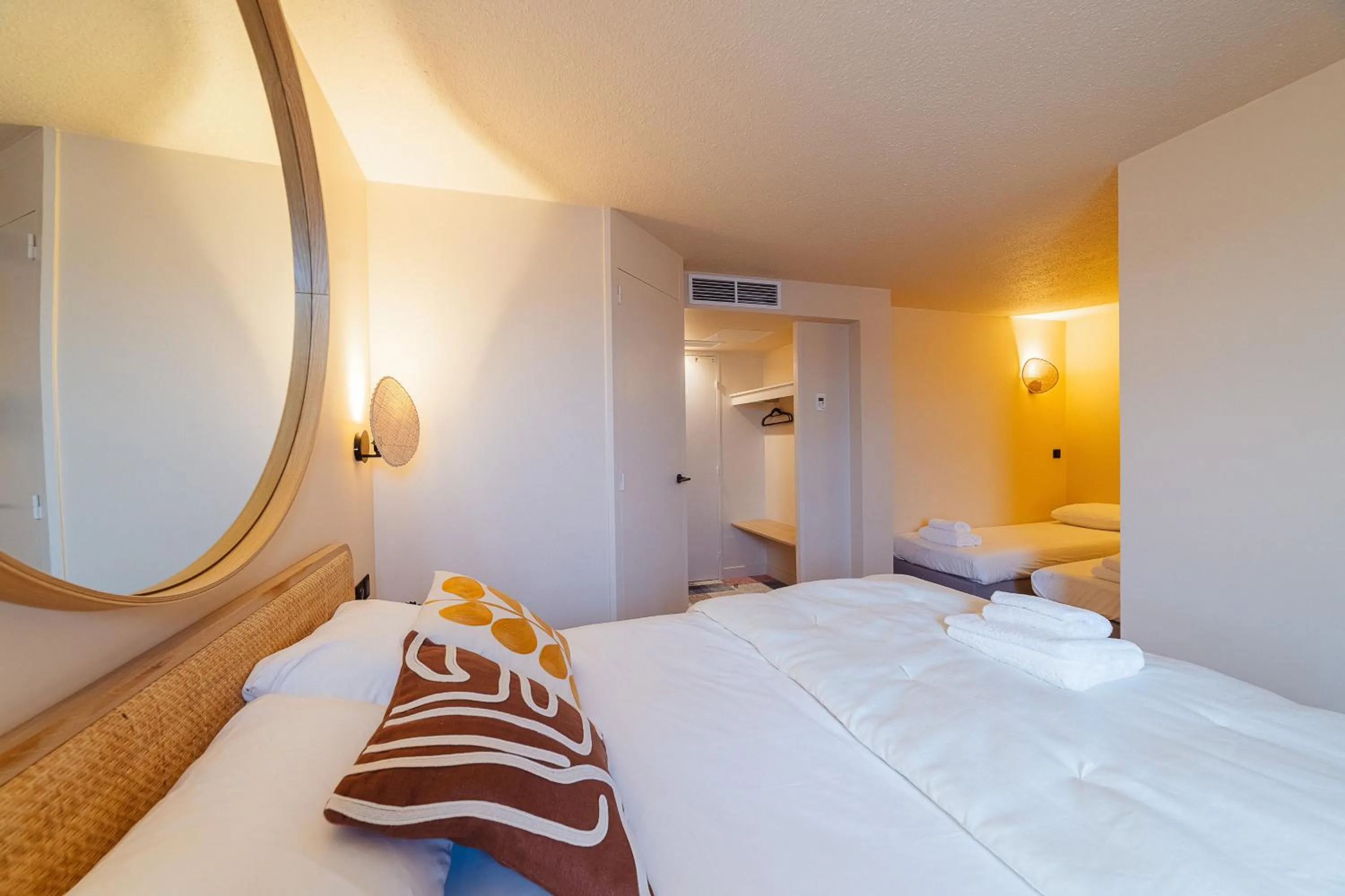 Family, Bed in Hotel Bhoma Troyes