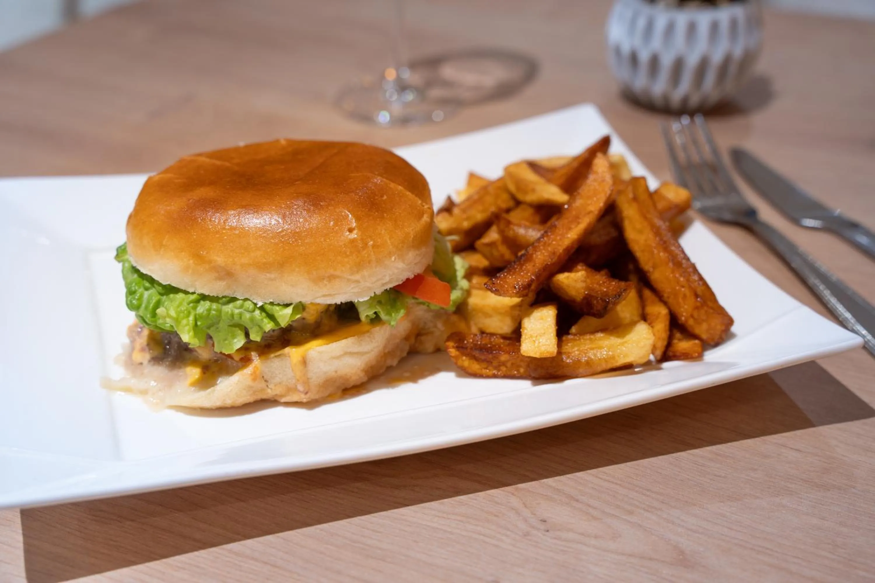 Restaurant/places to eat in Hotel Bhoma Troyes