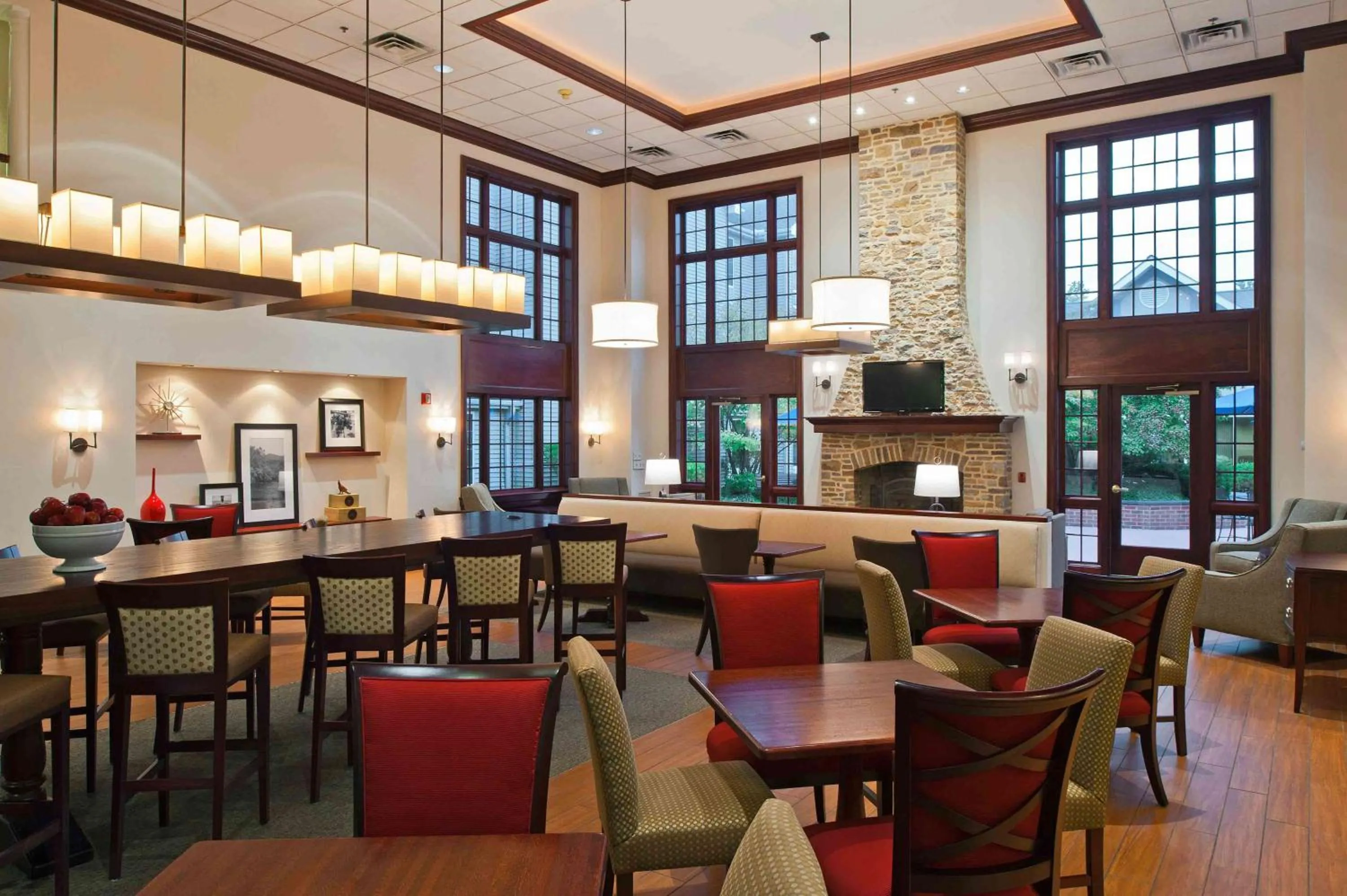 Lobby or reception in Hampton Inn & Suites Bethlehem