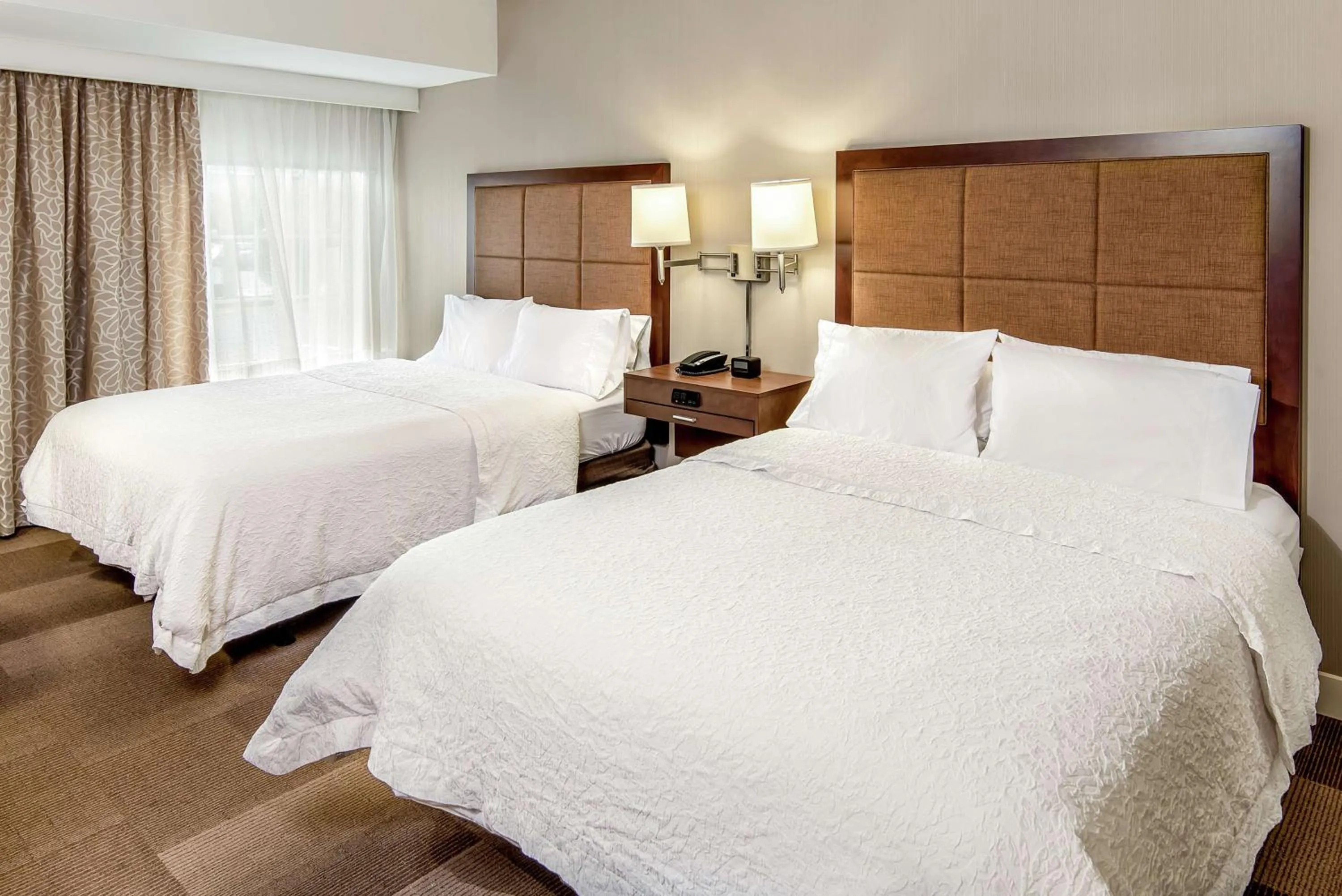 Bed in Hampton Inn & Suites Bethlehem