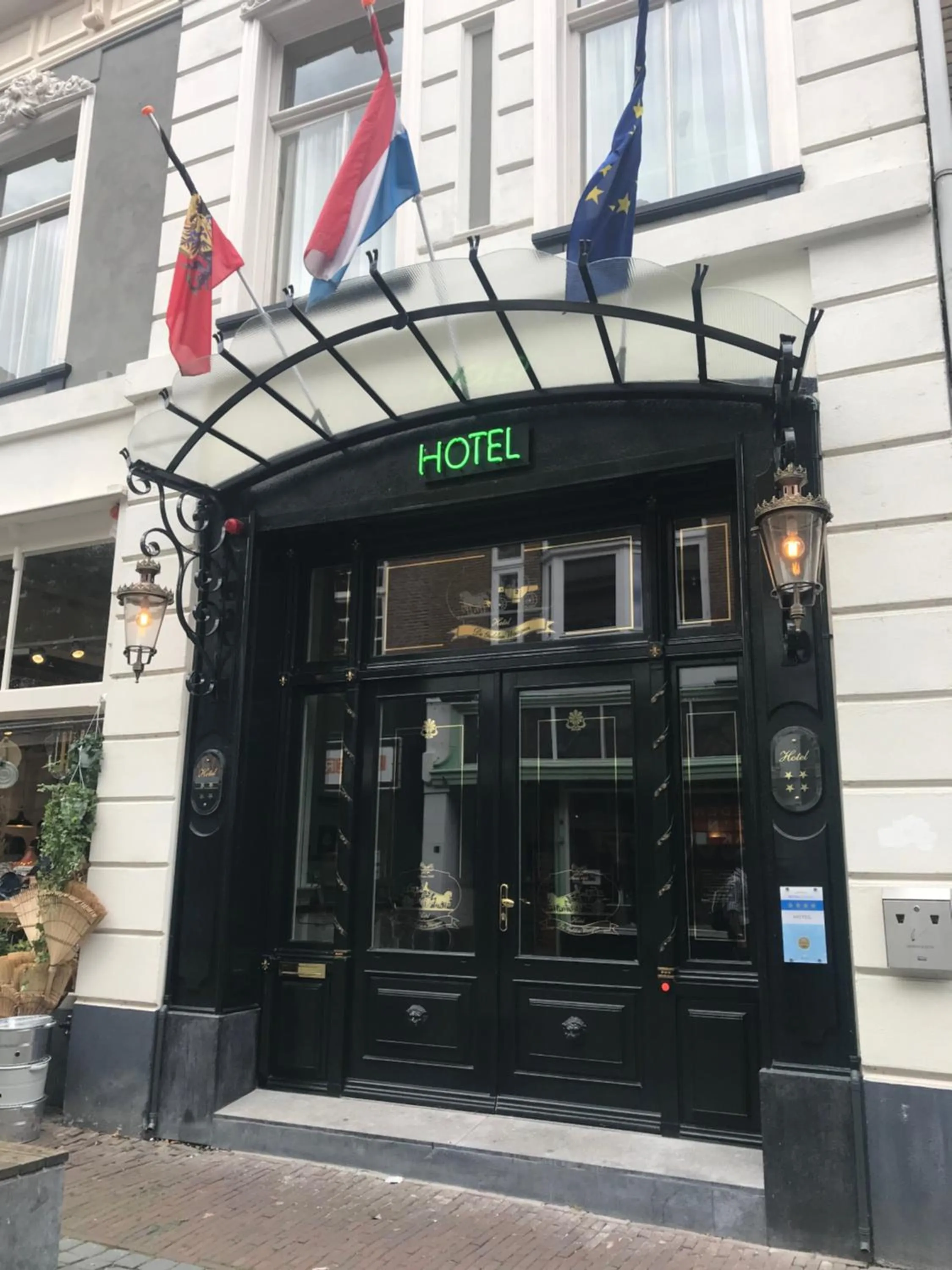 Facade/entrance in De Gulden Waagen