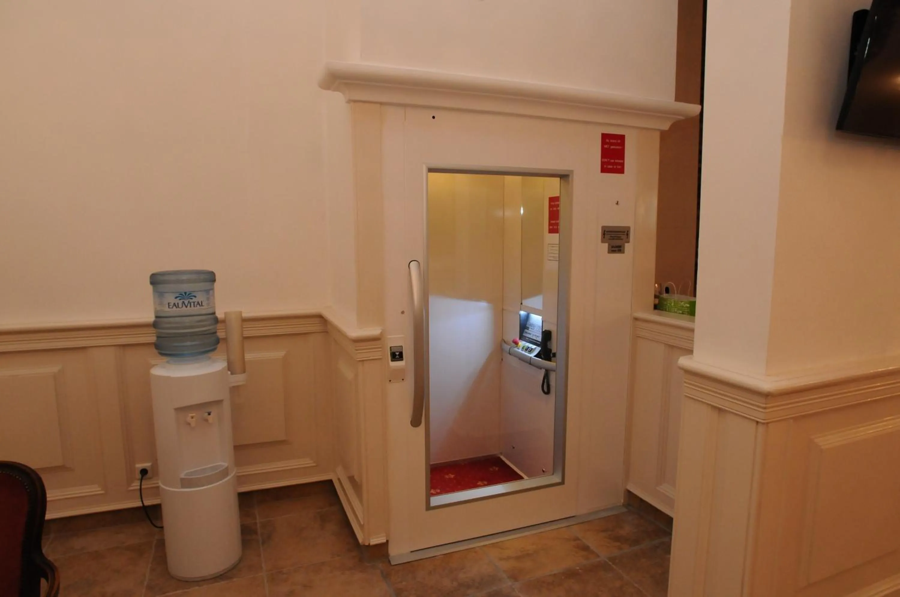 Property building in De Gulden Waagen