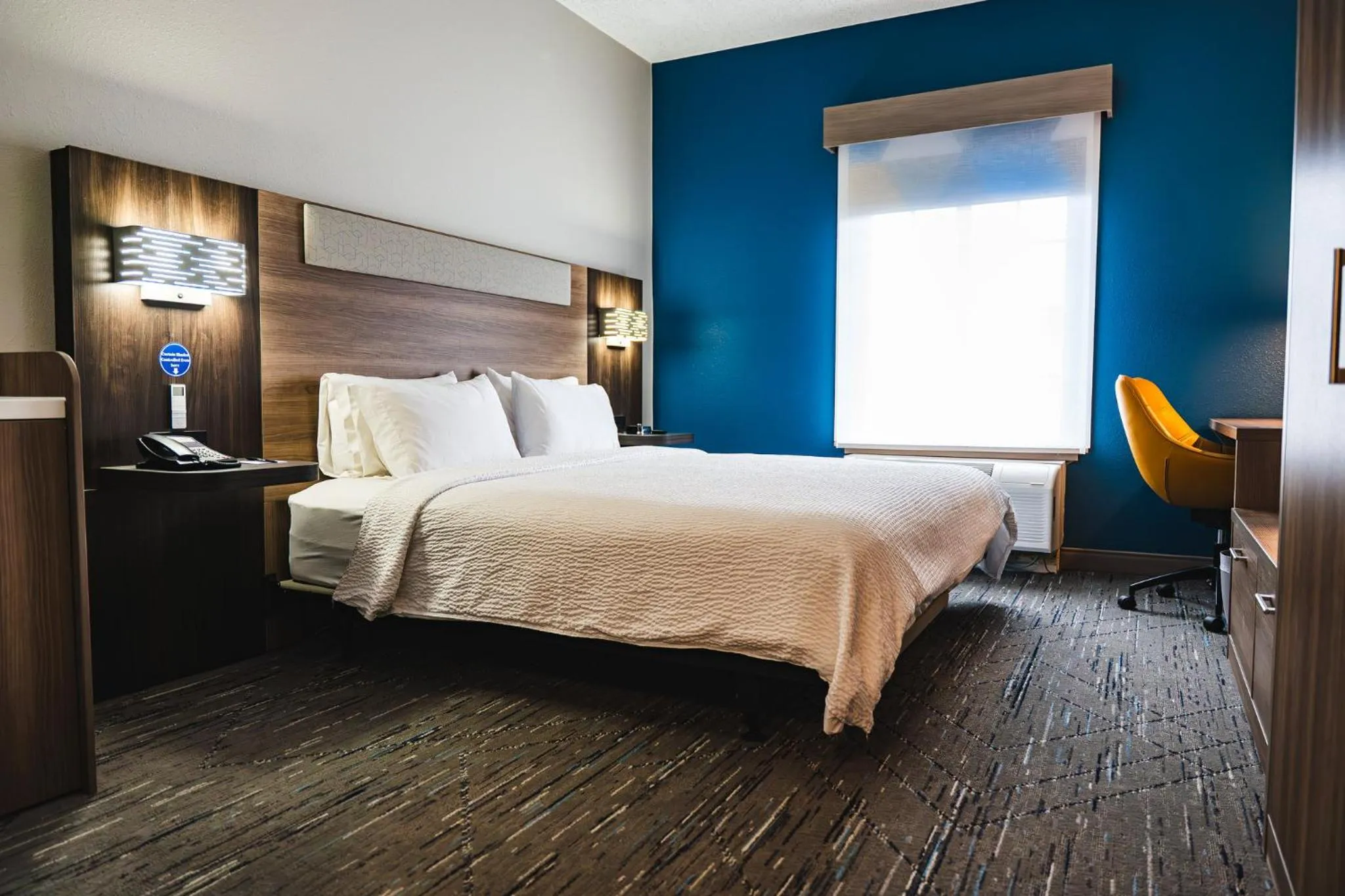 Photo of the whole room, Bed in Holiday Inn Express Frazer - Malvern by IHG