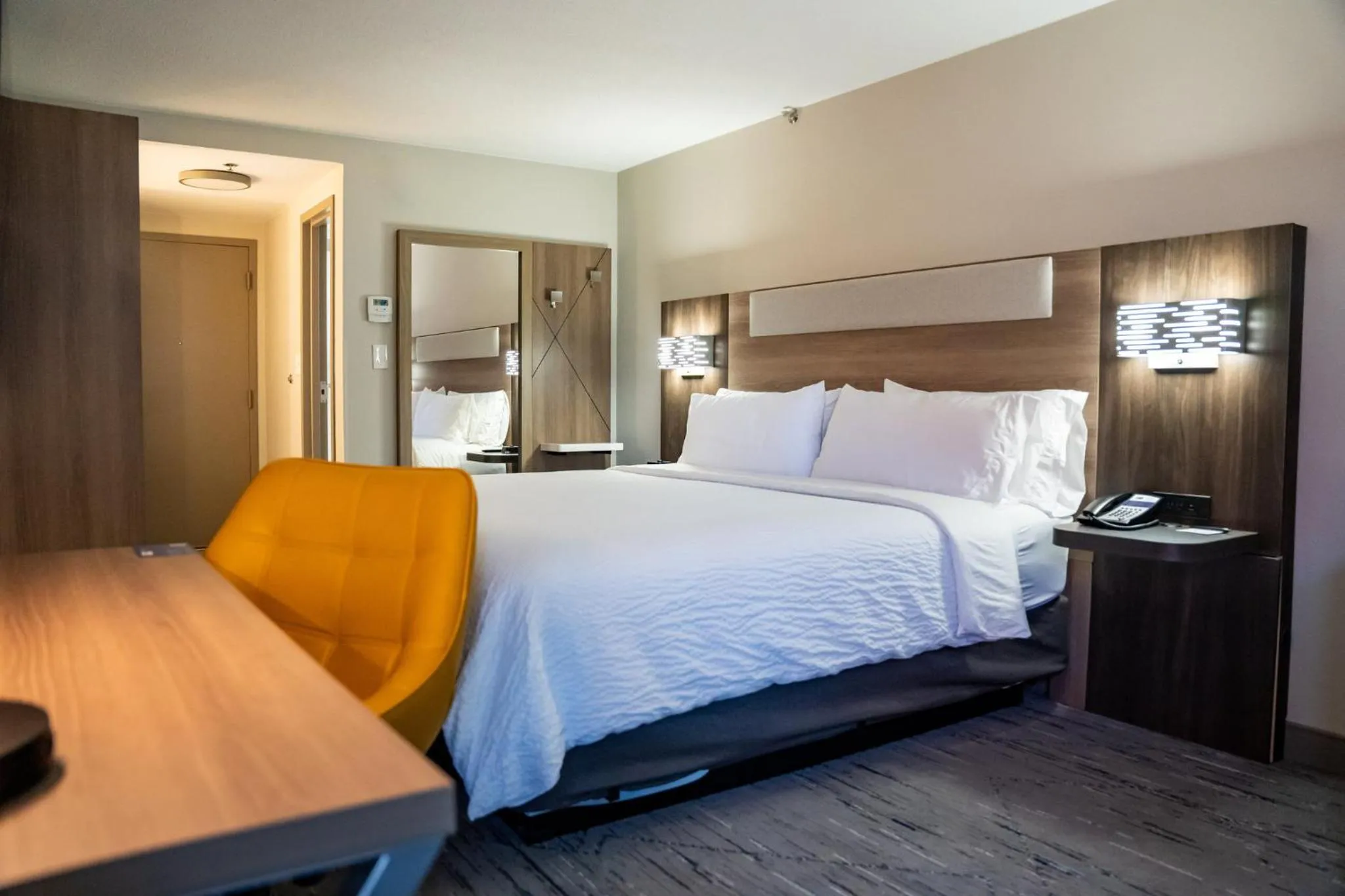 Photo of the whole room, Bed in Holiday Inn Express Frazer - Malvern by IHG