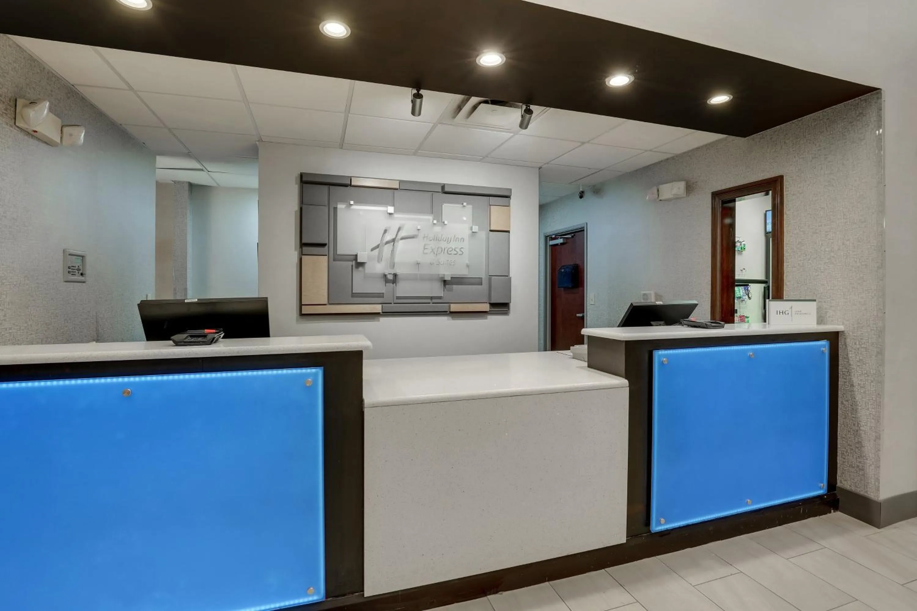 Property building in Holiday Inn Express Hotel & Suites- Gadsden by IHG