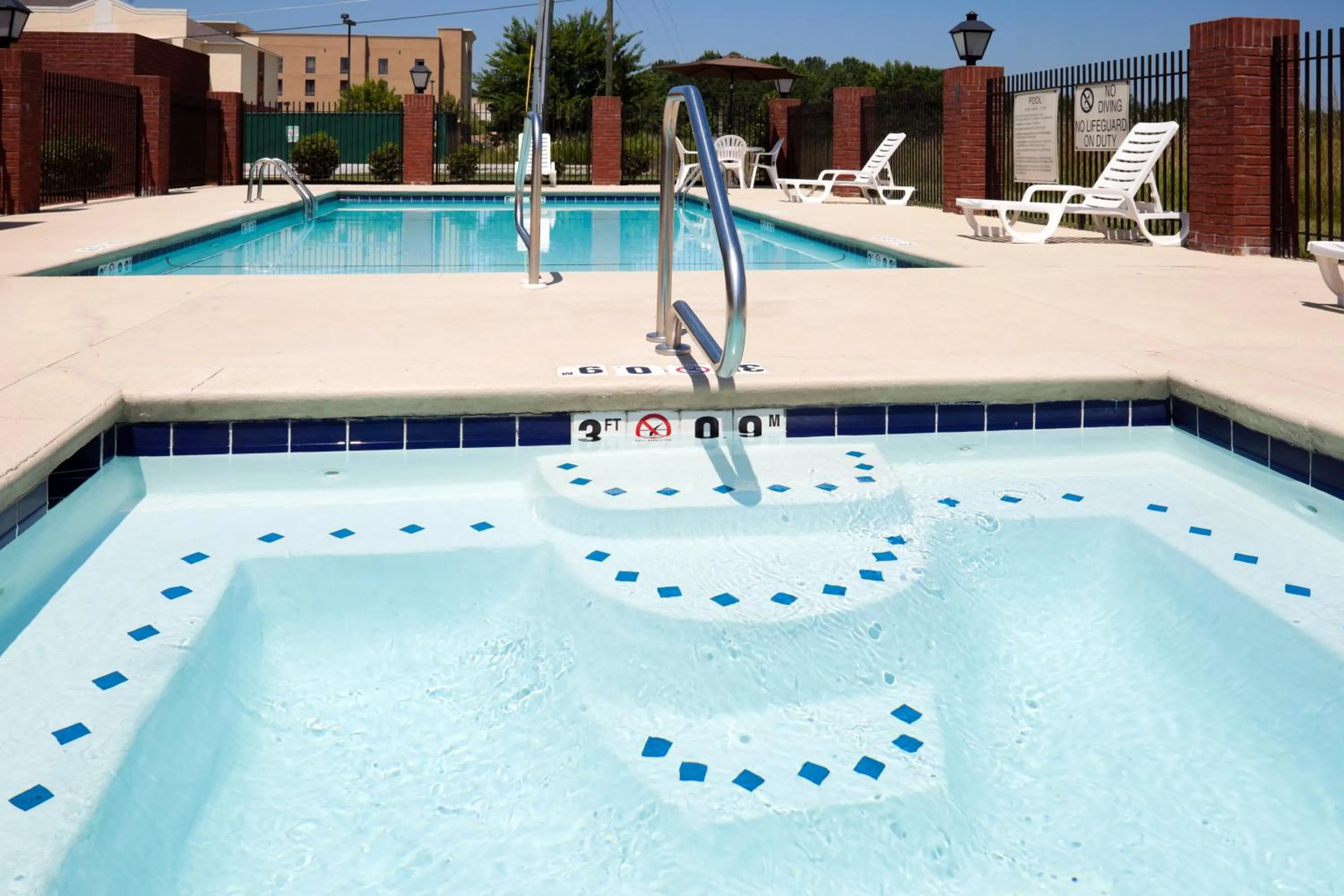Swimming pool in Holiday Inn Express Hotel & Suites- Gadsden by IHG