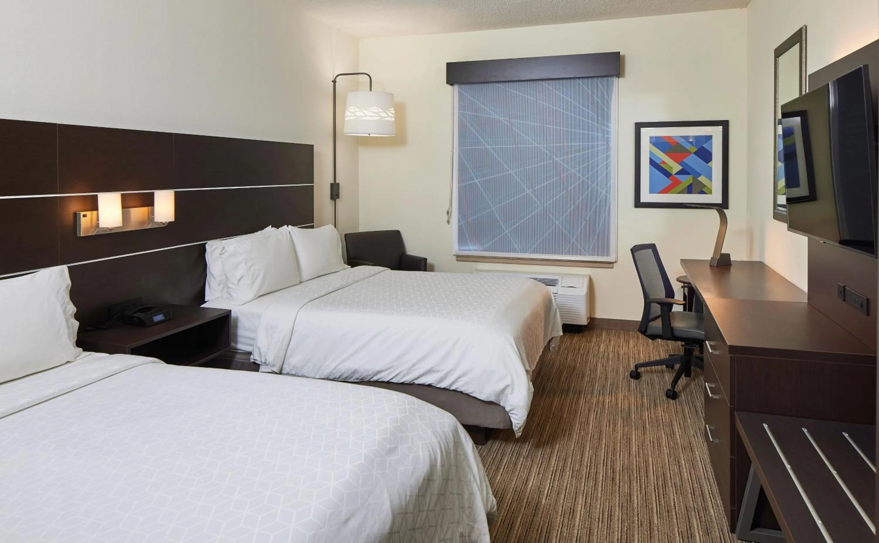 Bed in Holiday Inn Express Hotel & Suites- Gadsden by IHG