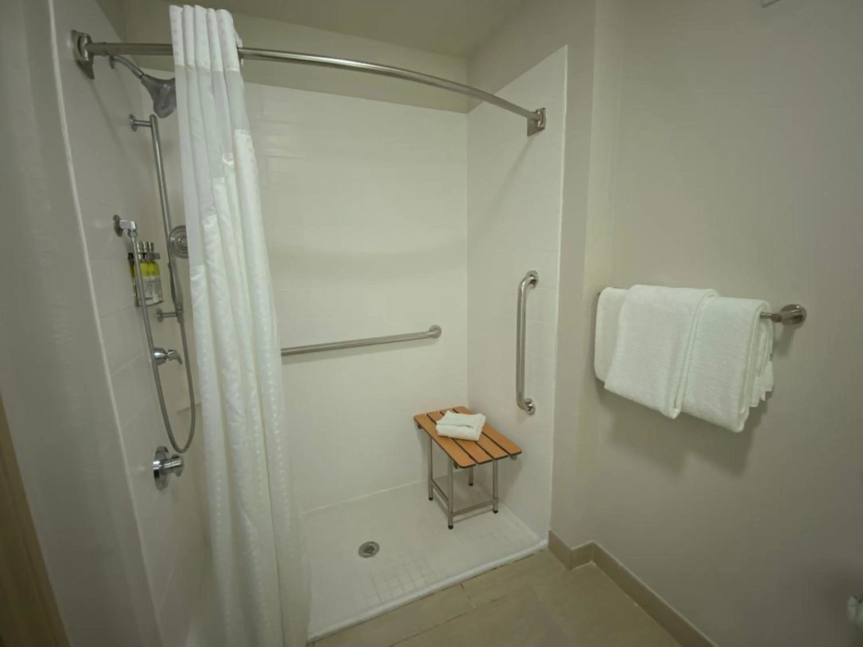 Photo of the whole room in Holiday Inn Express Hotel & Suites- Gadsden by IHG