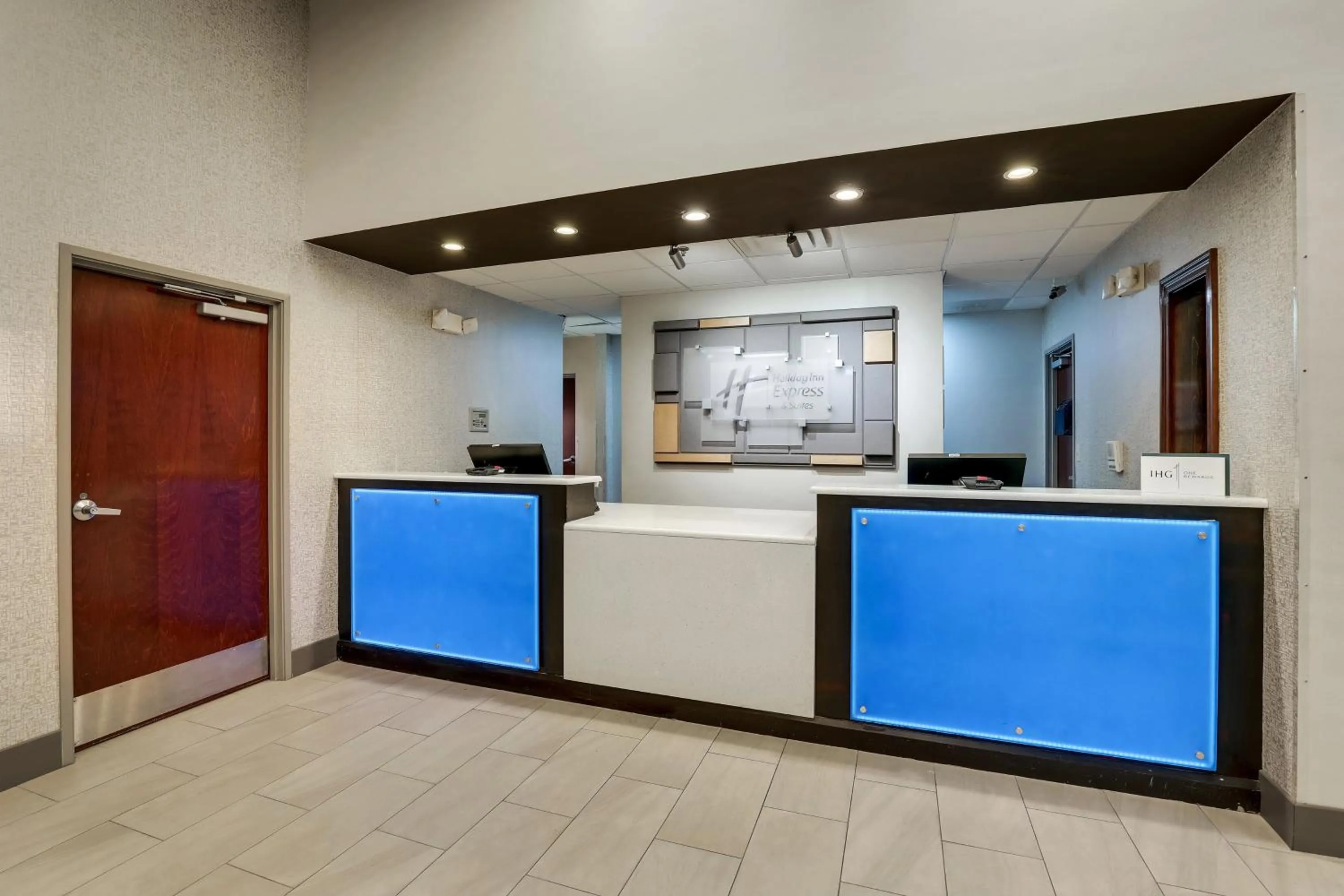 Property building in Holiday Inn Express Hotel & Suites- Gadsden by IHG